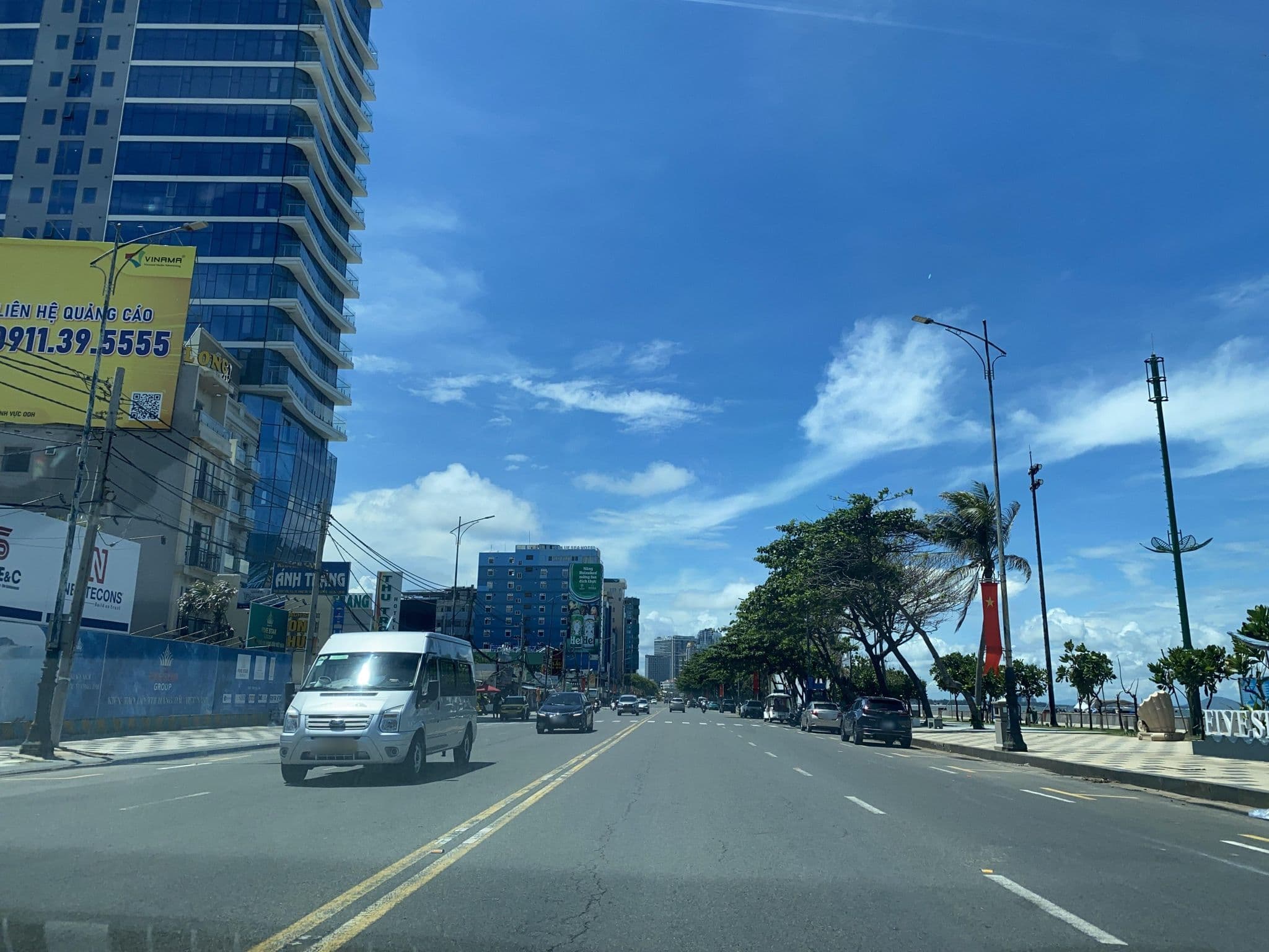 Street view near Ánh Trăng Hotel, Vũng Tàu — © DriveWithHoang (CC BY-SA · Mapillary)