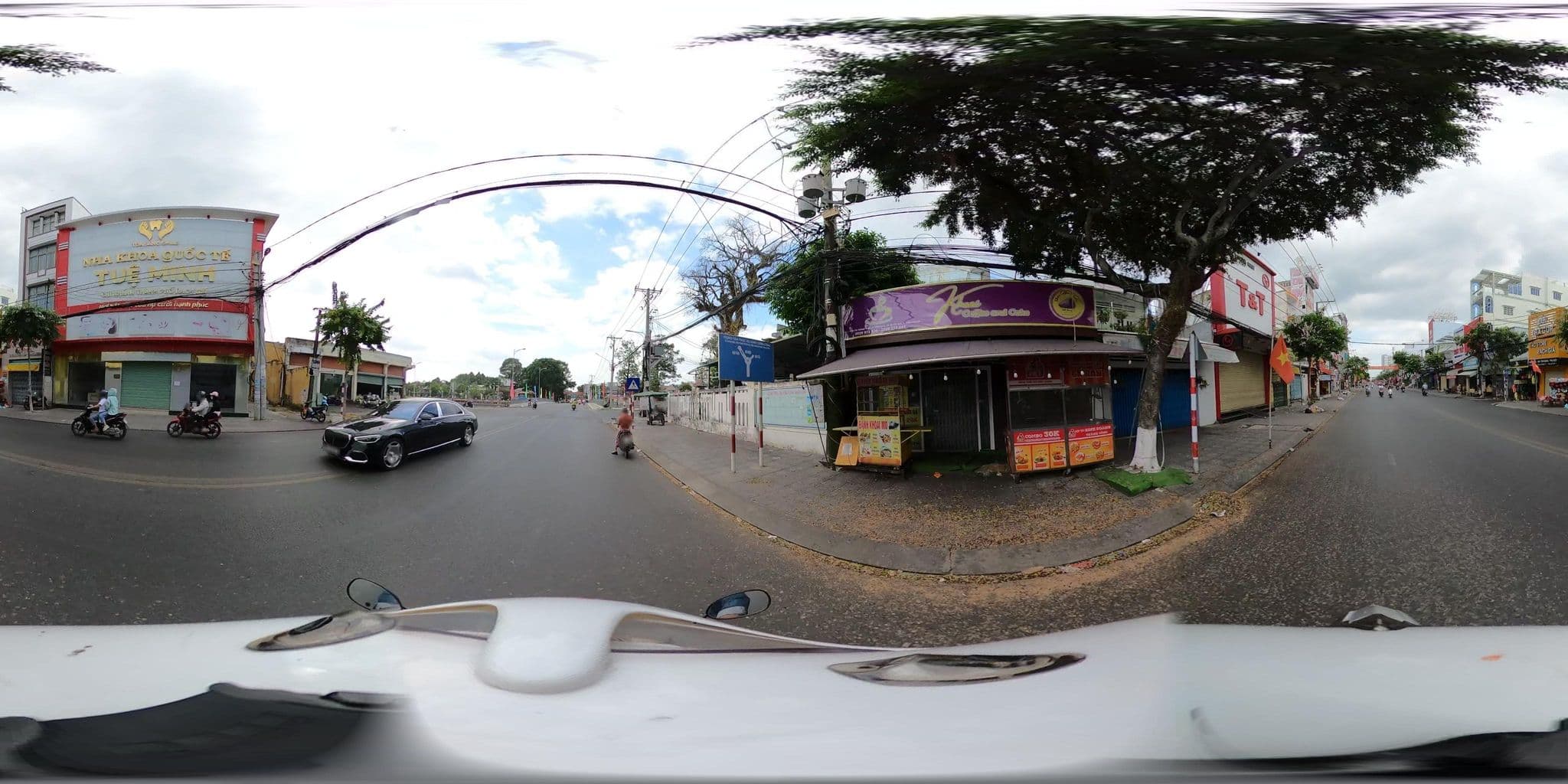 Street view near Khach San Phuong Hoang, Rạch Giá — © bemaps_1pd (CC BY-SA · Mapillary)