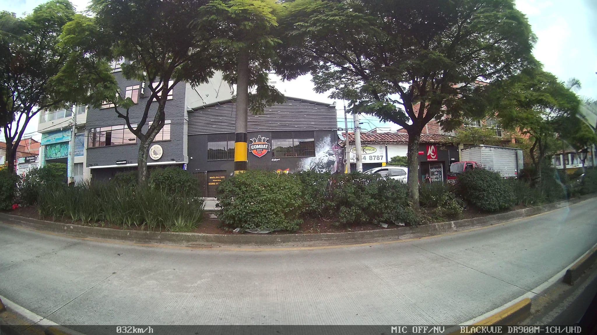 Street view near Belen Plaza, Medellín — © kaart_4 (CC BY-SA · Mapillary)
