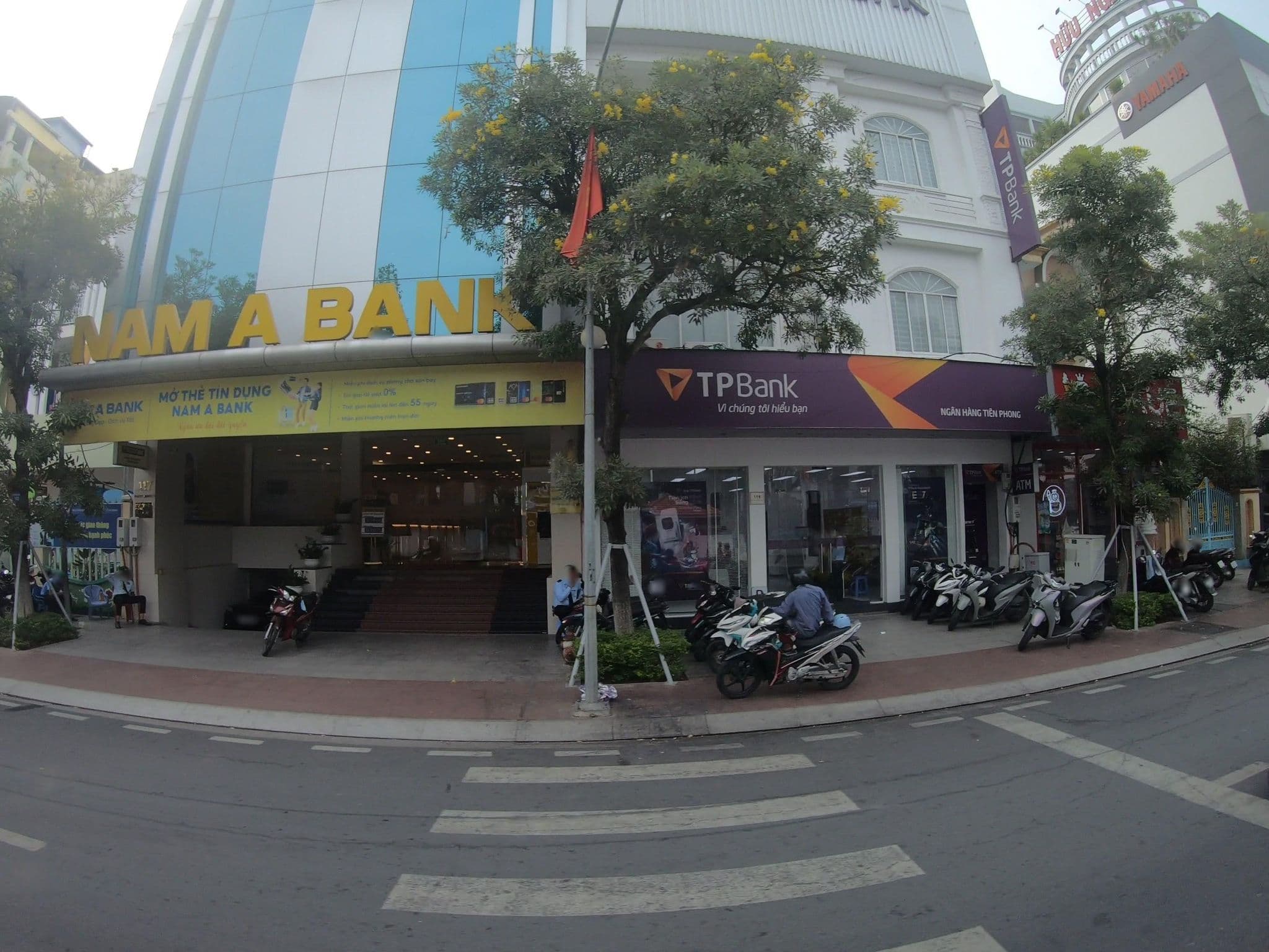 Street view near Hotel Minh Châu, Mỹ Tho — © ribbon (CC BY-SA · Mapillary)