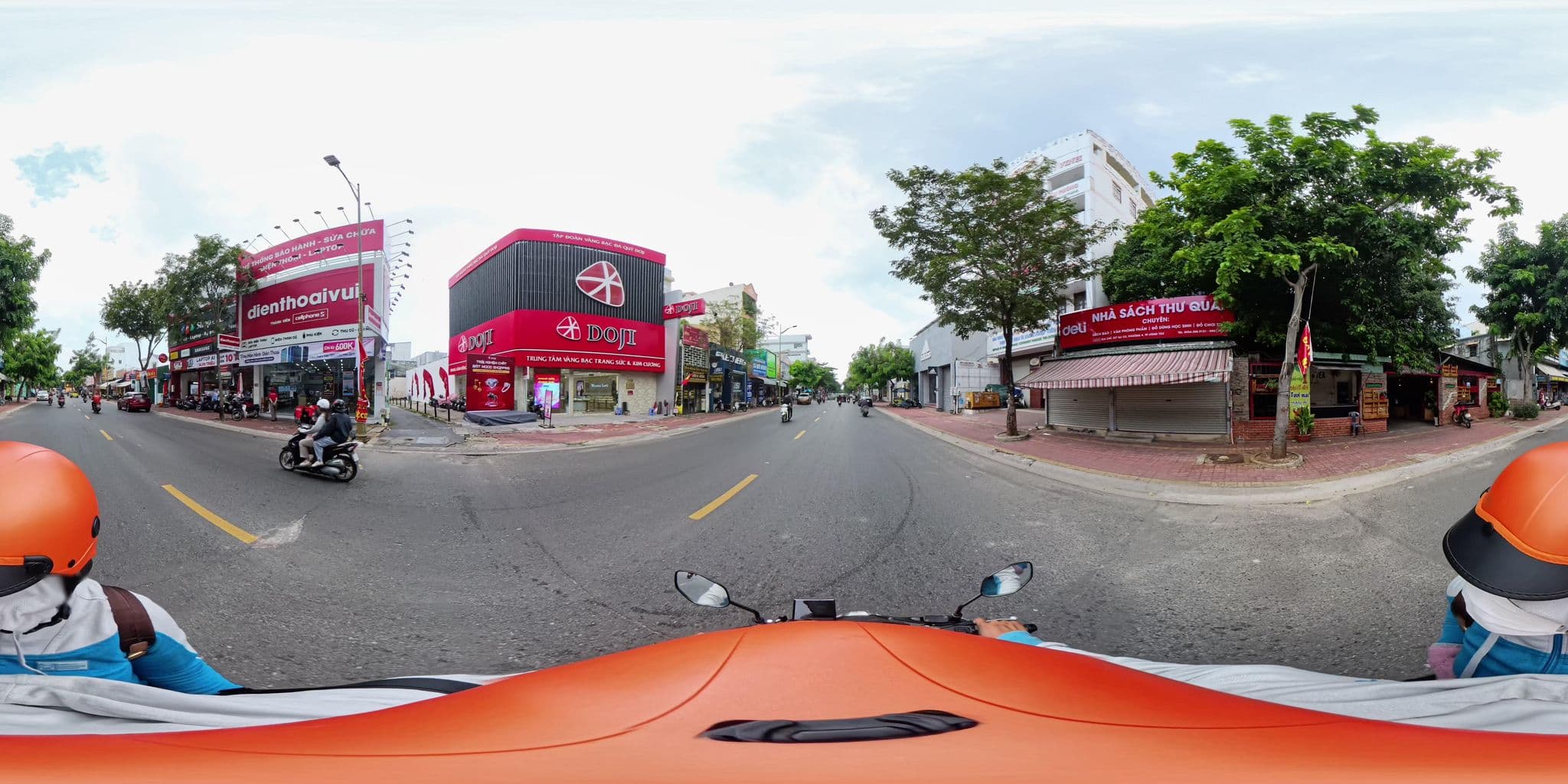 Street view near Buffalo Inn Hotel, Vũng Tàu — © lyduchuy (CC BY-SA · Mapillary)