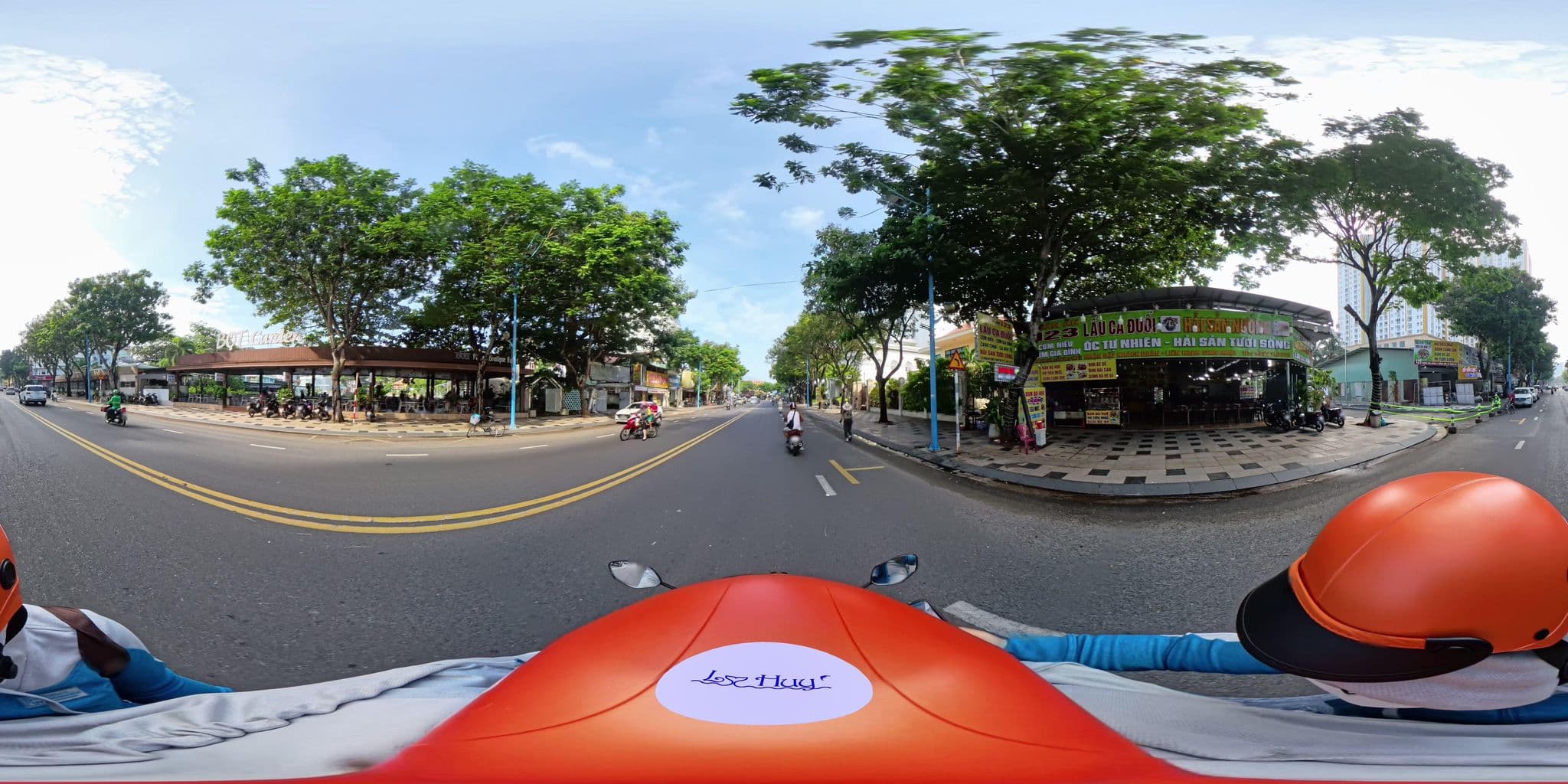 Street view near huynh huong hotel, Vũng Tàu — © lyduchuy (CC BY-SA · Mapillary)