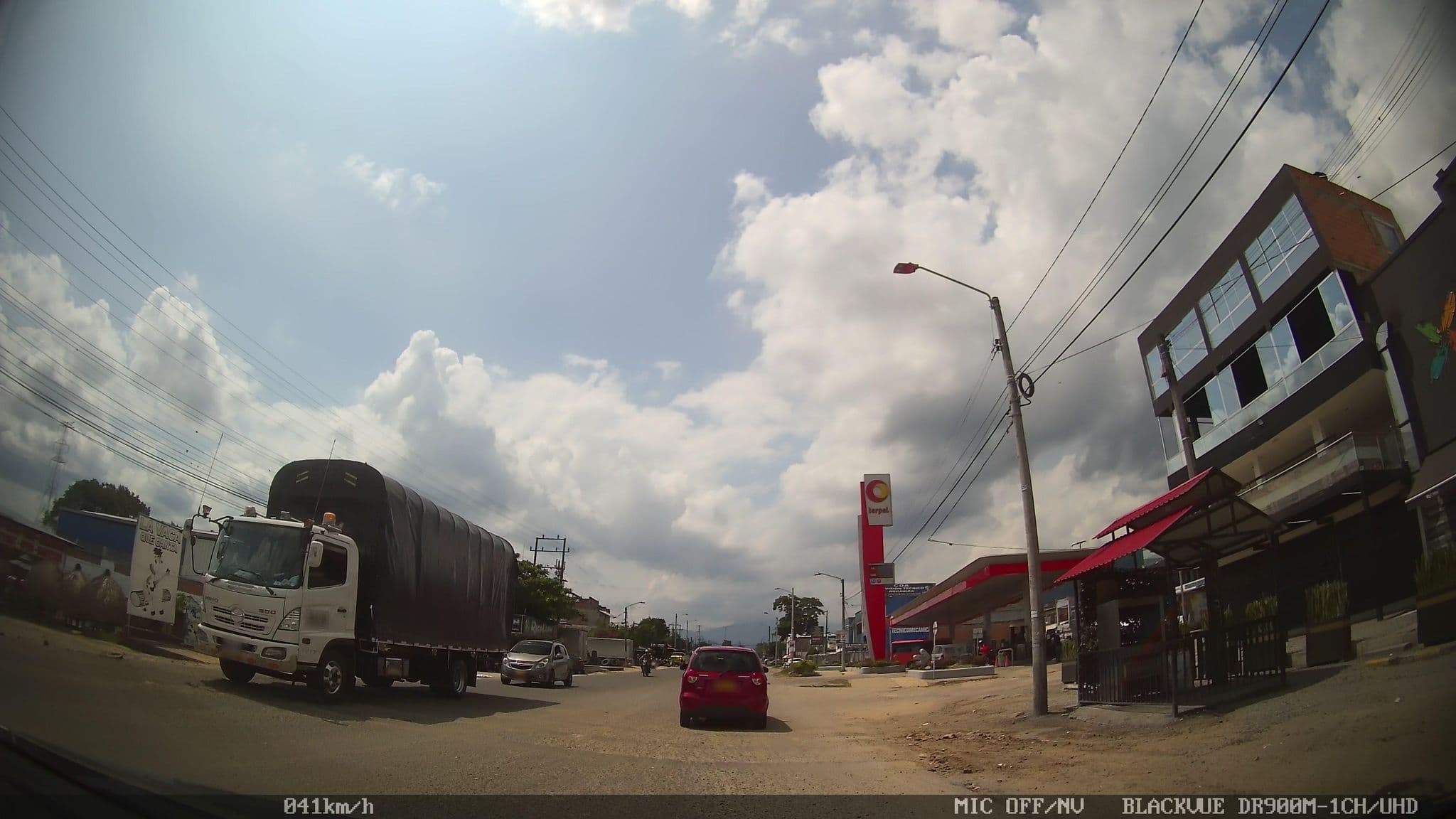 Street view near Los pinos, Ibagué — © kaart_2 (CC BY-SA · Mapillary)