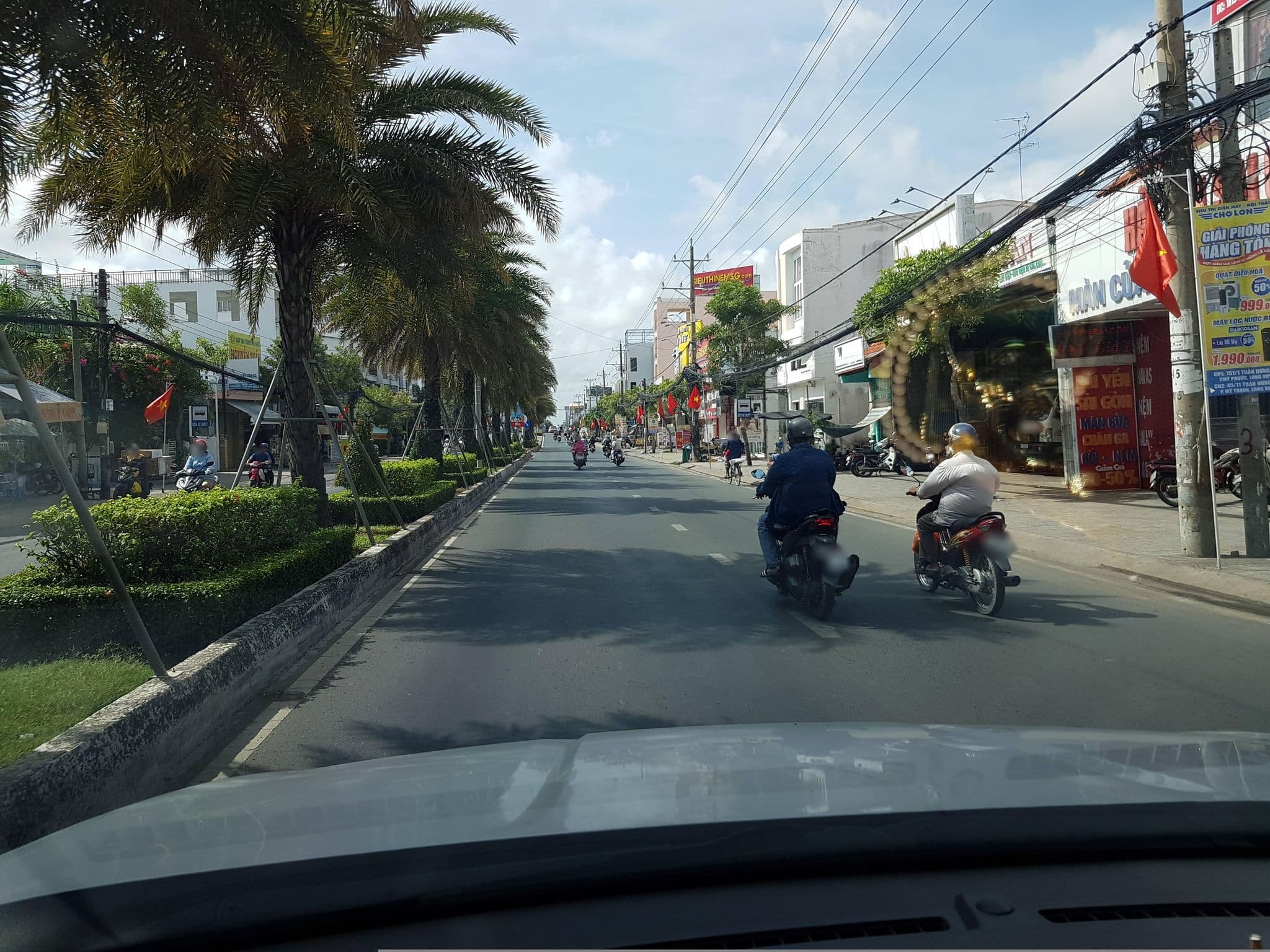 Street view near Thai Binh Duong Hotel, Long Xuyên — © VPTD (CC BY-SA · Mapillary)