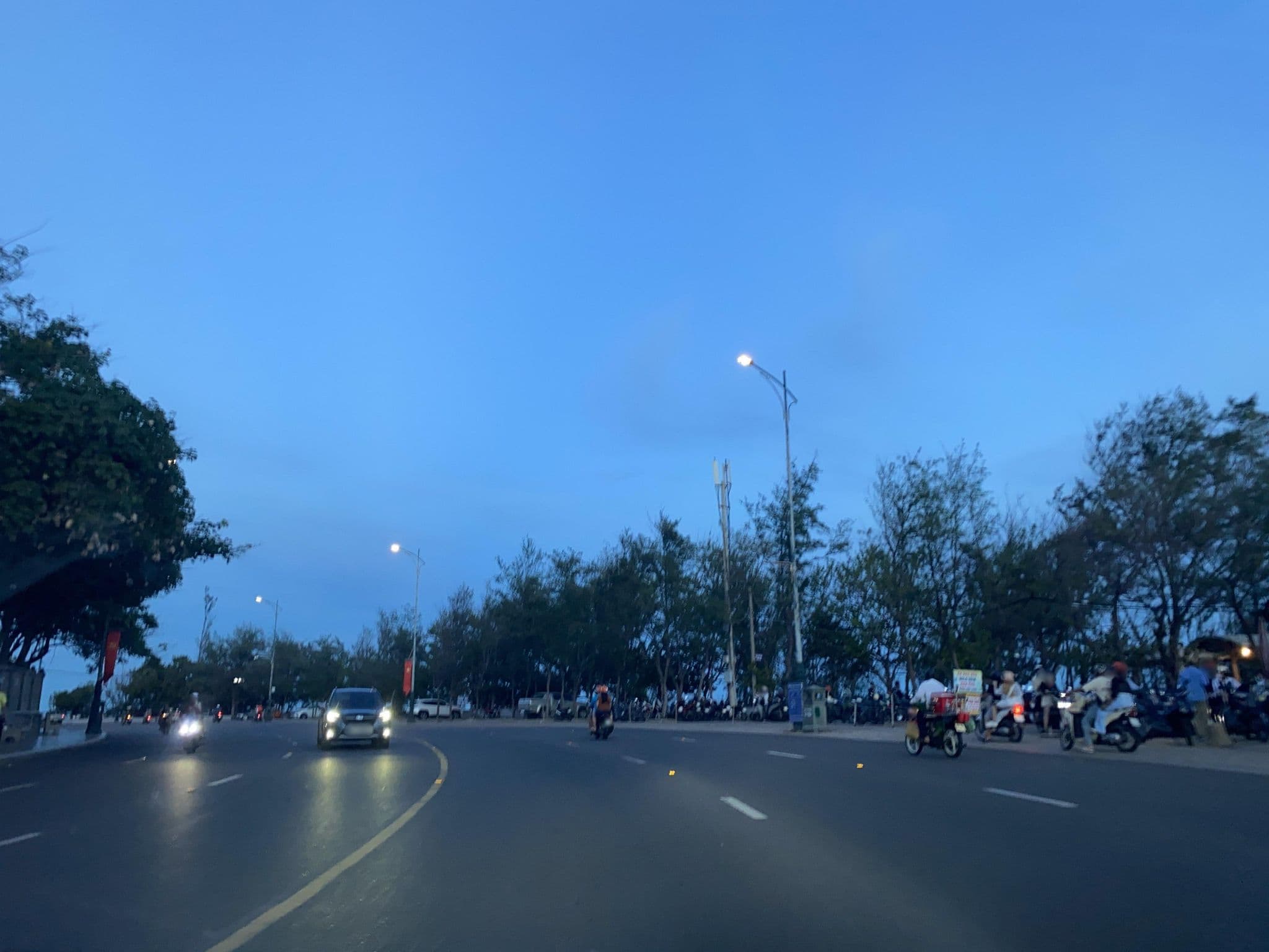 Street view near Khách Sạn Hải Âu, Vũng Tàu — © DriveWithHoang (CC BY-SA · Mapillary)
