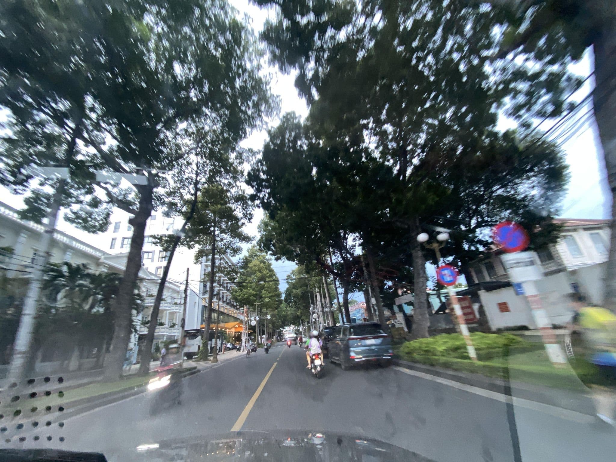 Street view near Khách Sạn Petro House, Vũng Tàu — © DriveWithHoang (CC BY-SA · Mapillary)