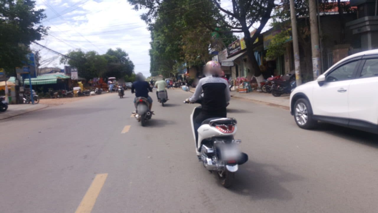 Street view near Hương Toàn 2 hotel, Phu Quoc — © dohonganh (CC BY-SA · Mapillary)