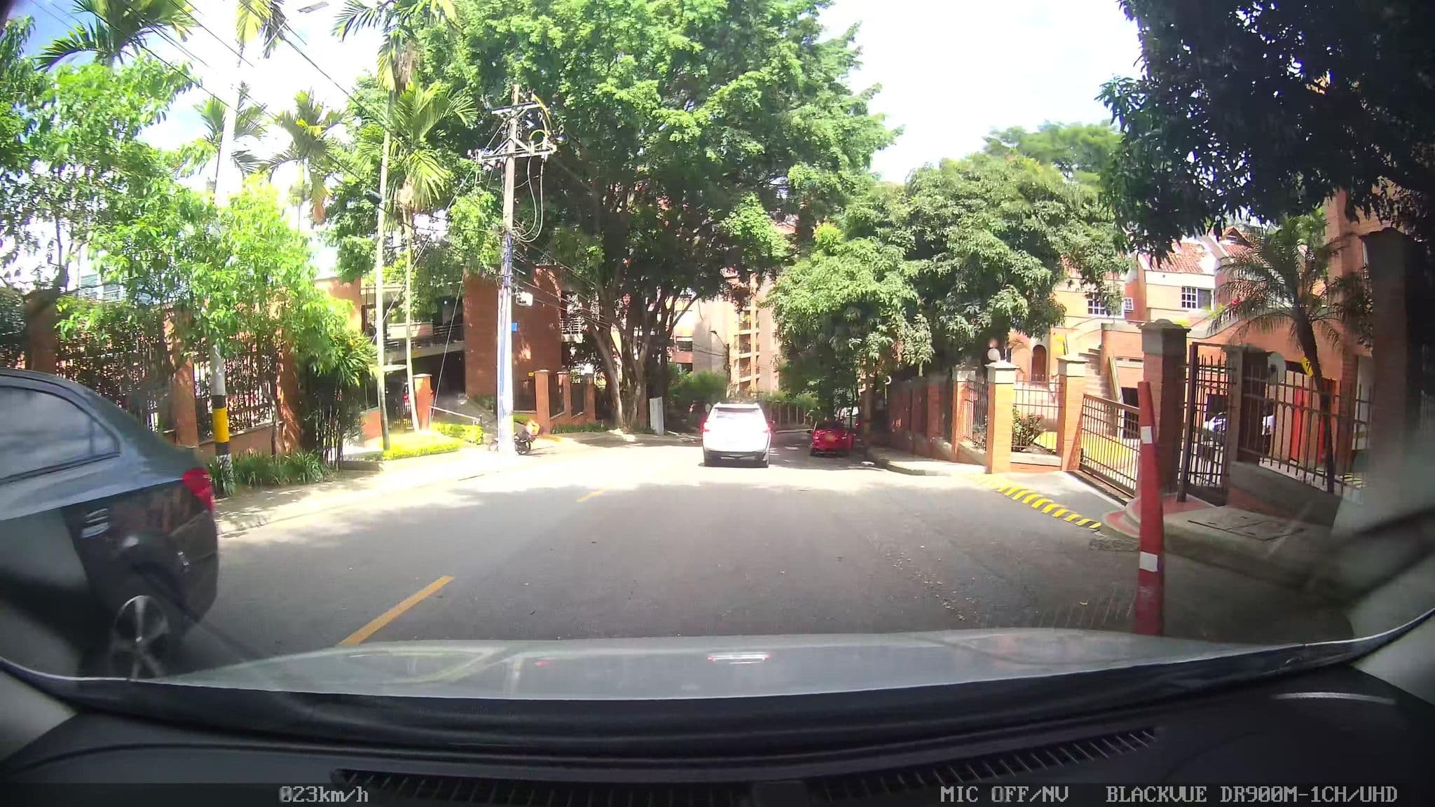 Street view near Santa Catalina de Castropolo, Medellín — © kaart_4 (CC BY-SA · Mapillary)