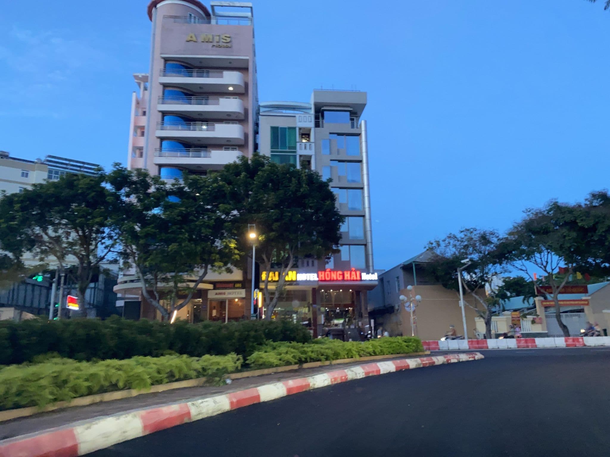 Street view near amis hotel, Vũng Tàu — © DriveWithHoang (CC BY-SA · Mapillary)