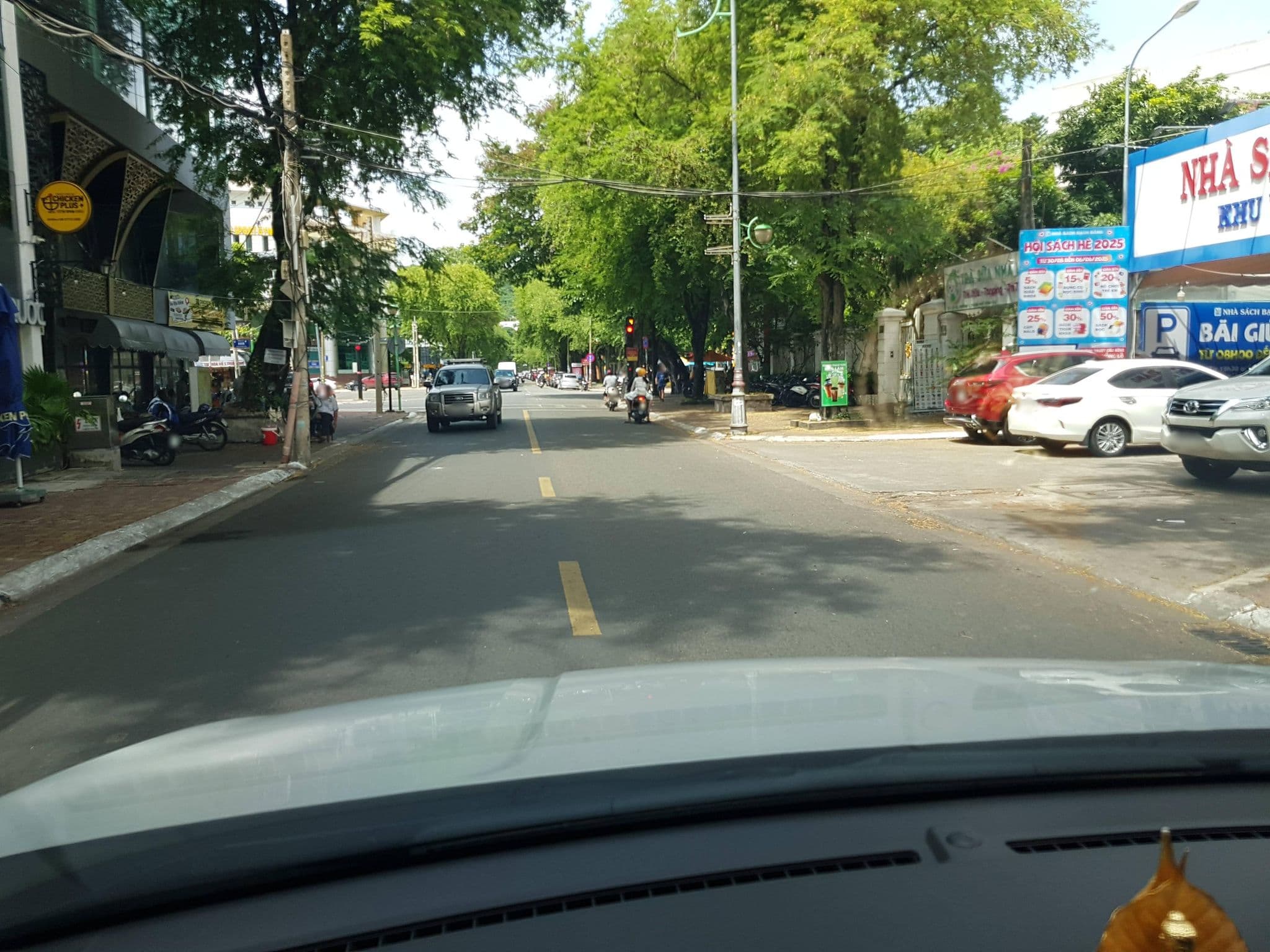 Street view near Khách Sạn Hải Yến, Vũng Tàu — © VPTD (CC BY-SA · Mapillary)