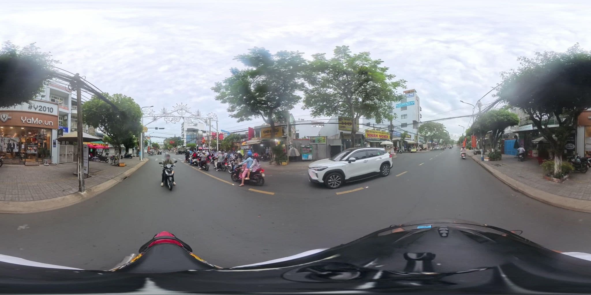Street view near Nha Tro 47, Long Xuyên — © Slucchesi (CC BY-SA · Mapillary)