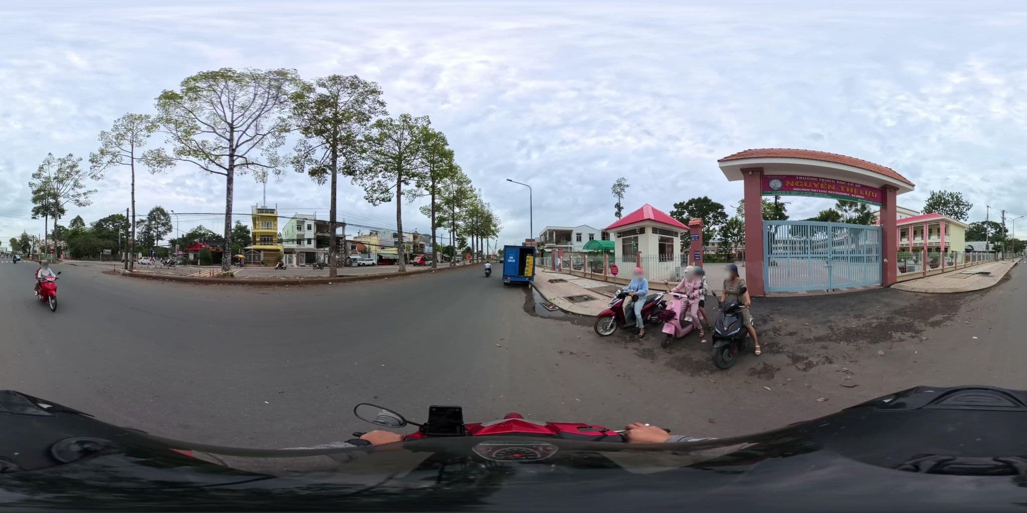 Street view near Winter hotel, Cao Lãnh — © Slucchesi (CC BY-SA · Mapillary)