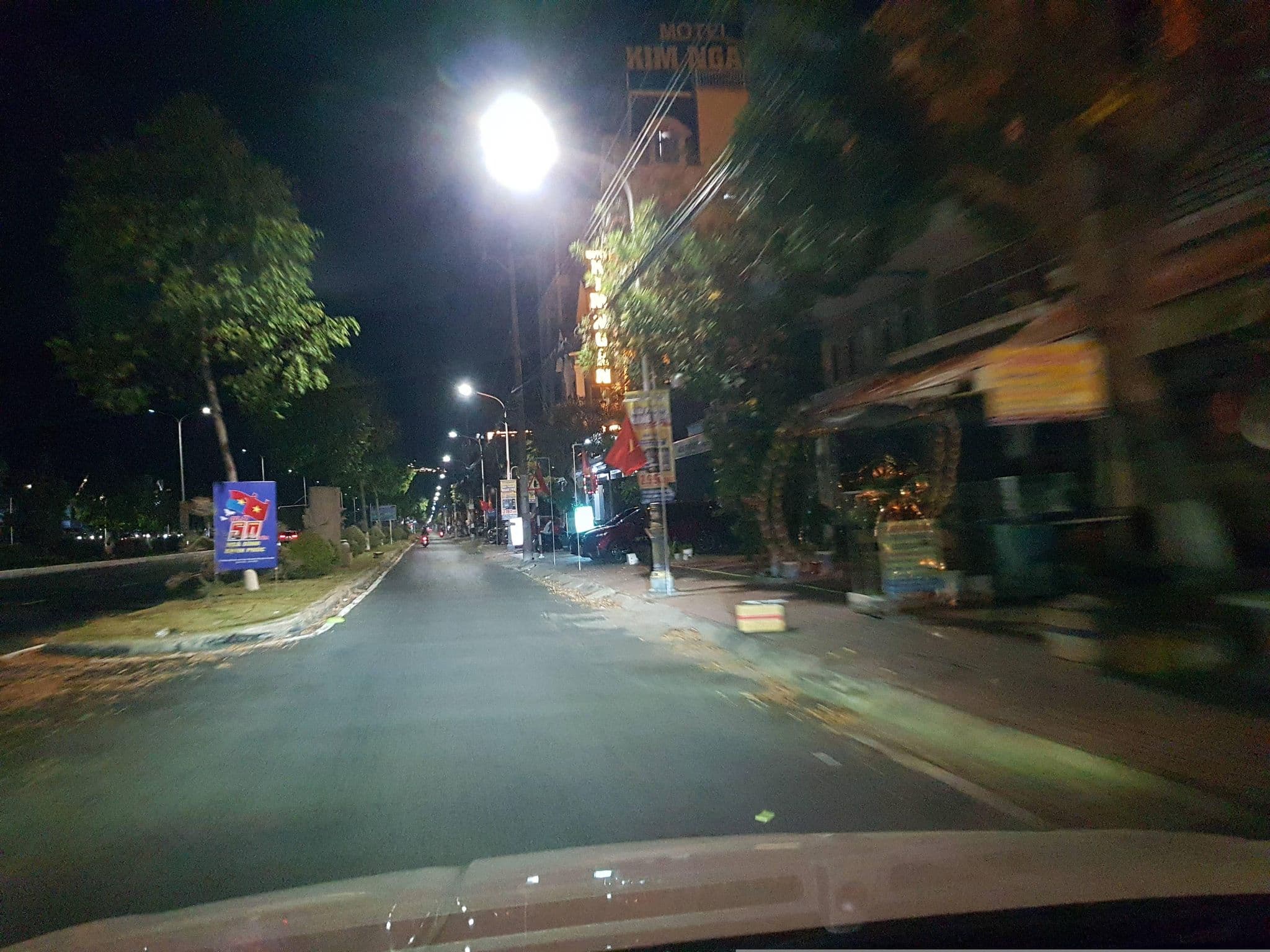Street view near Hoang Duc Hotel, Châu Đốc — © VPTD (CC BY-SA · Mapillary)