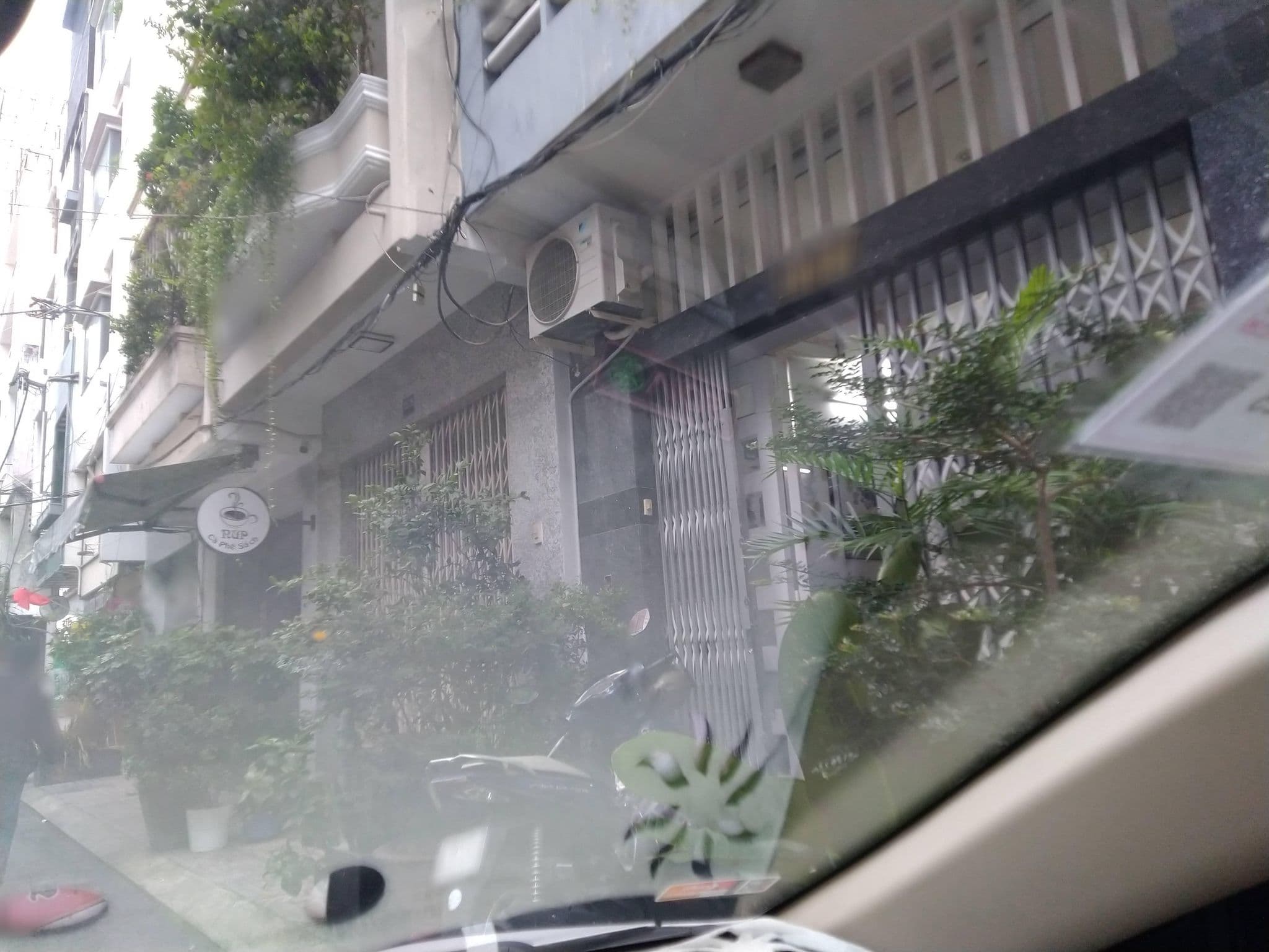 Street view near Gemini Saigon, Quận Bốn — © sg_right_2 (CC BY-SA · Mapillary)