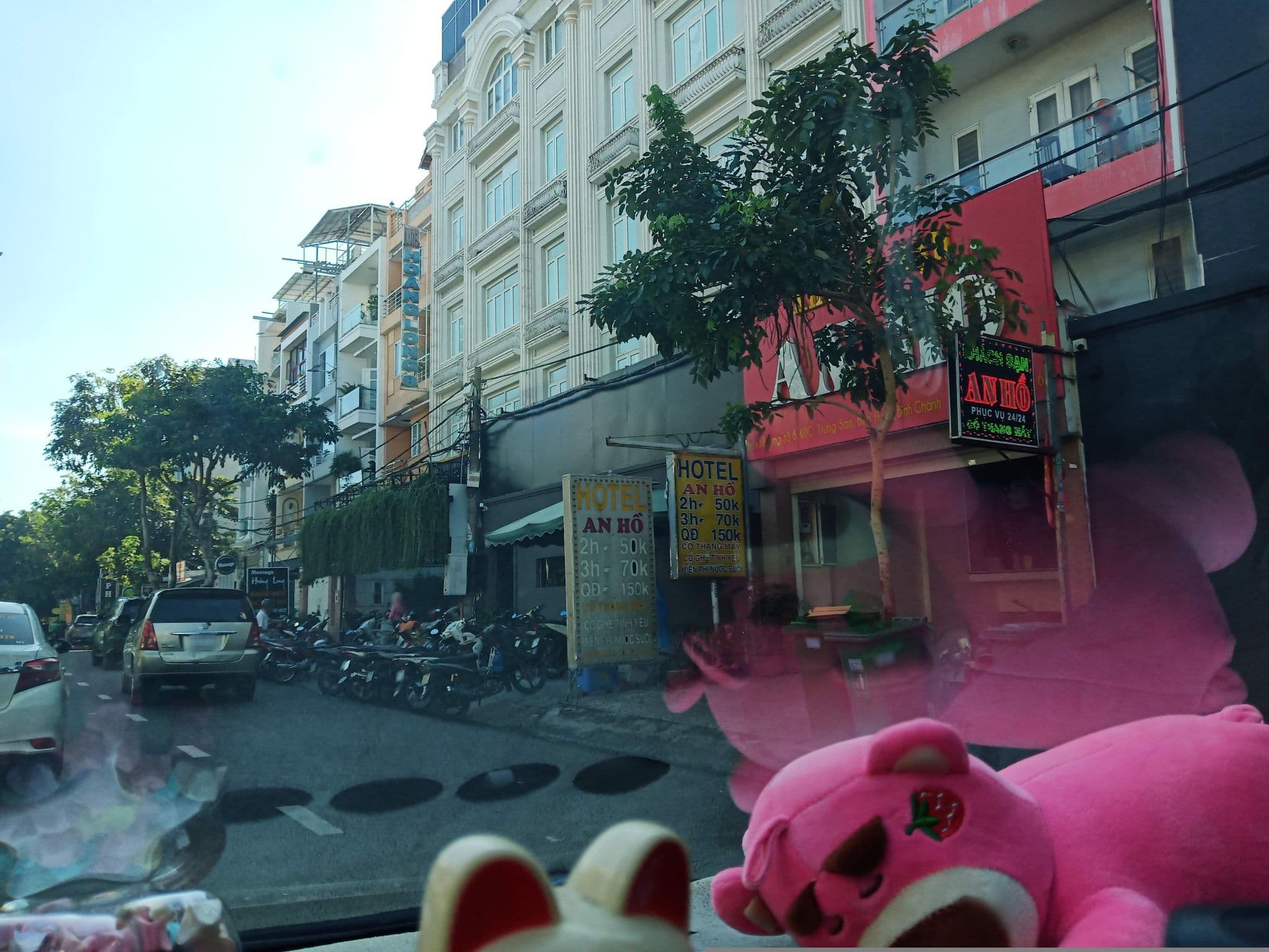 Street view near Hotel California, Quận Năm — © sg_right_1 (CC BY-SA · Mapillary)
