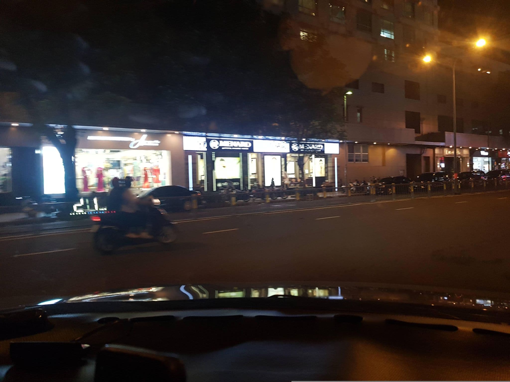 Street view near Xuan Nguyen Hotel, Quận Ba — © bemaps1 (CC BY-SA · Mapillary)