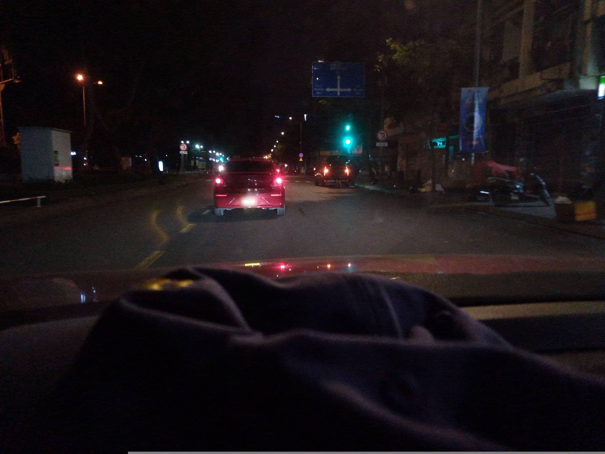 Street view near Hotel Linh Linh, Quận Ba — © sg_front_1 (CC BY-SA · Mapillary)
