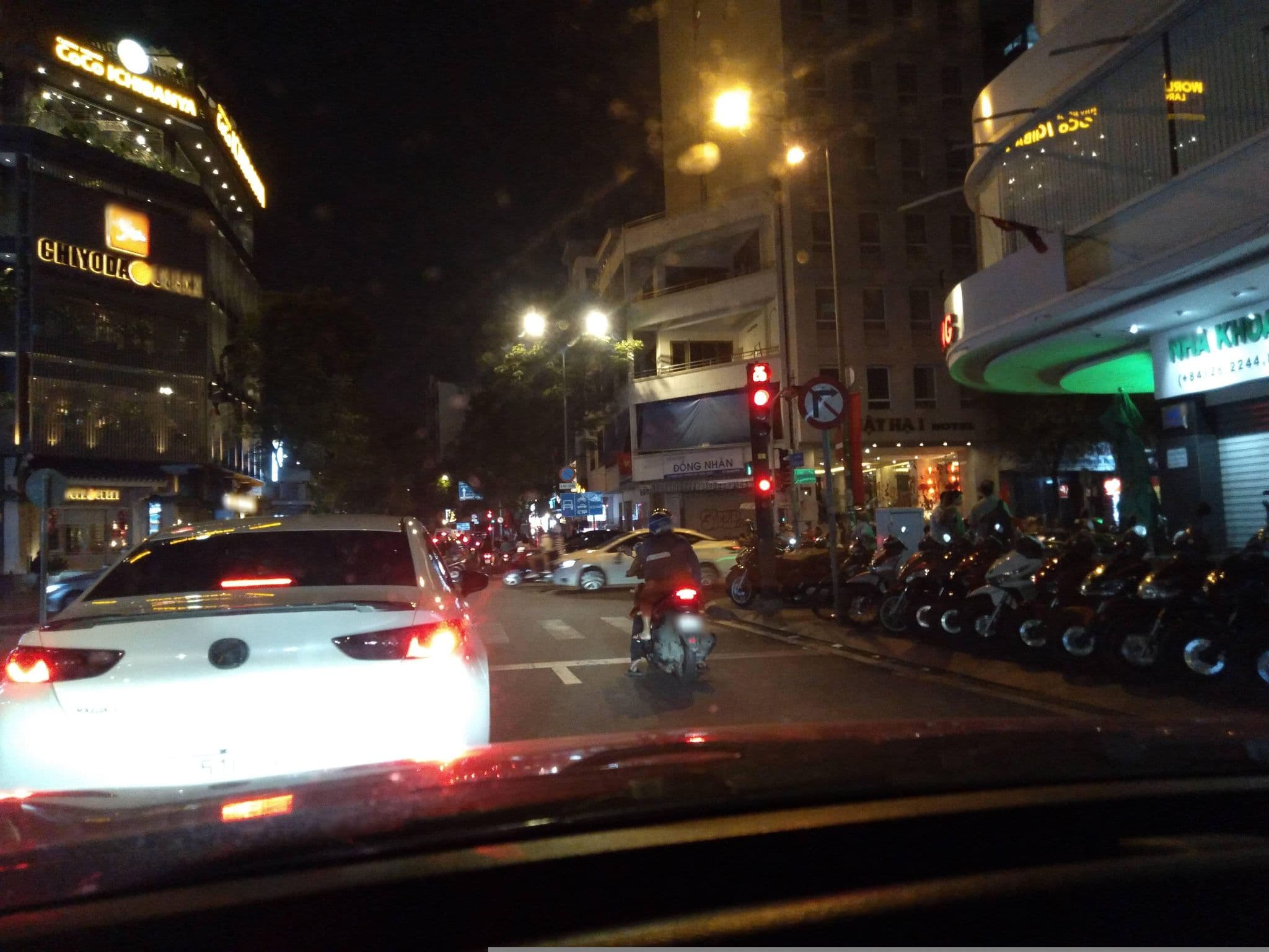 Street view near Tienan Hotel, Quận Ba — © sg_front_1 (CC BY-SA · Mapillary)
