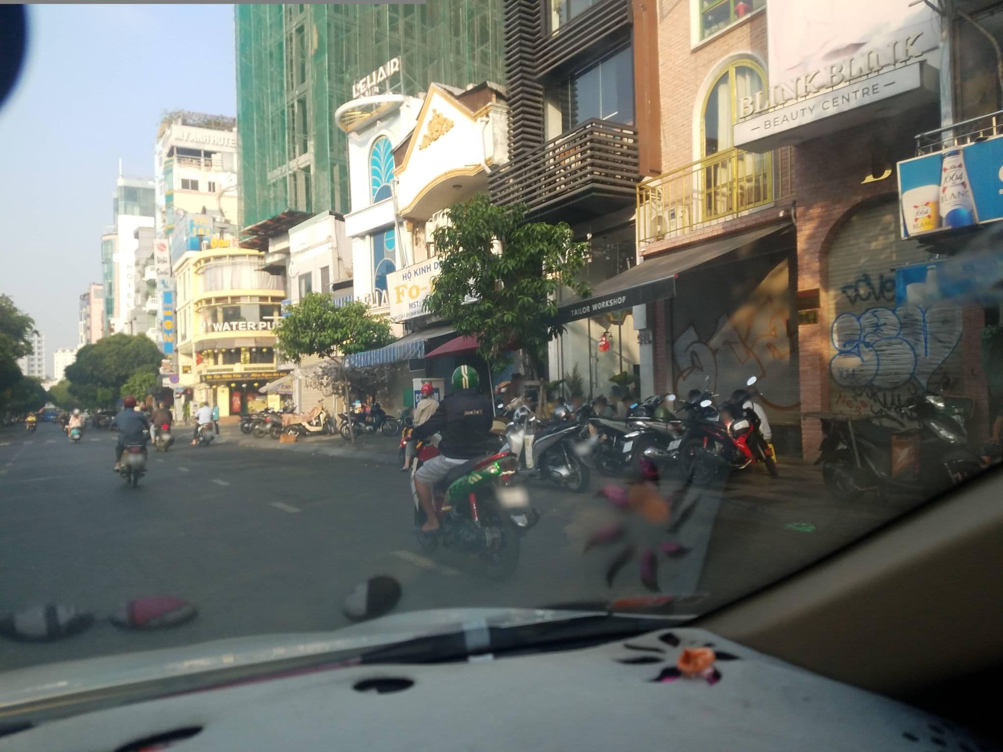 Street view near Huong Trinh Hotel, Quận Ba — © sg_right_2 (CC BY-SA · Mapillary)