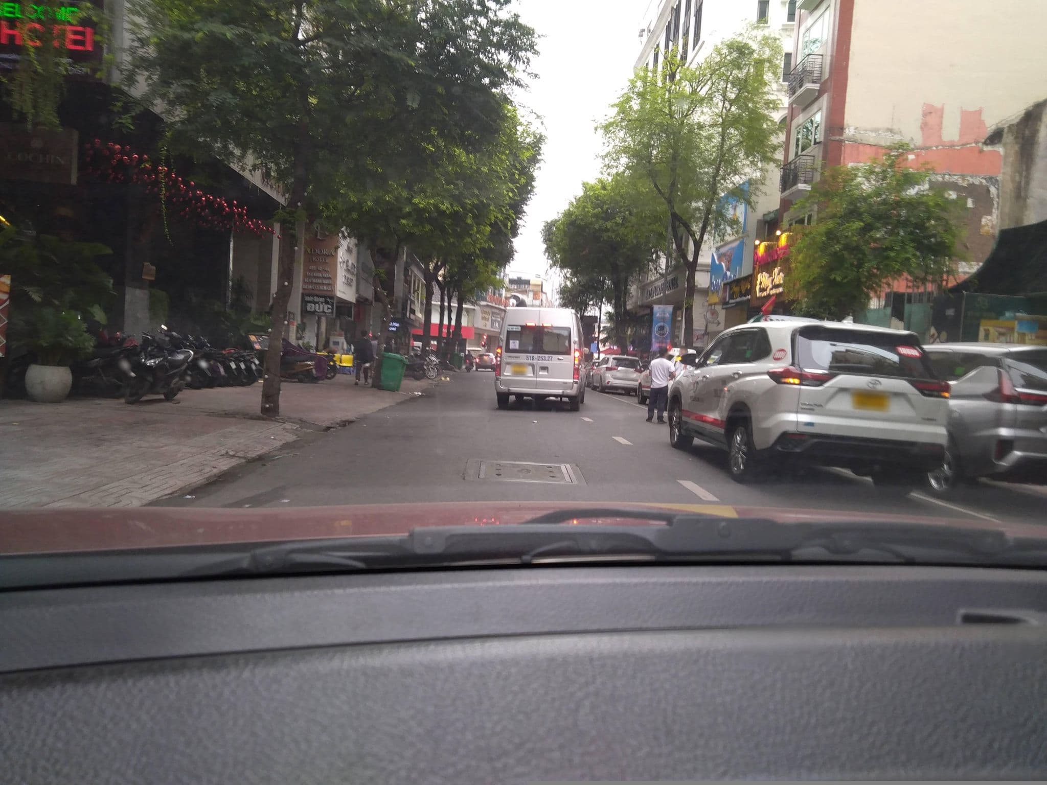 Street view near The White 3 Hotel, Quận Ba — © sg_front_1 (CC BY-SA · Mapillary)