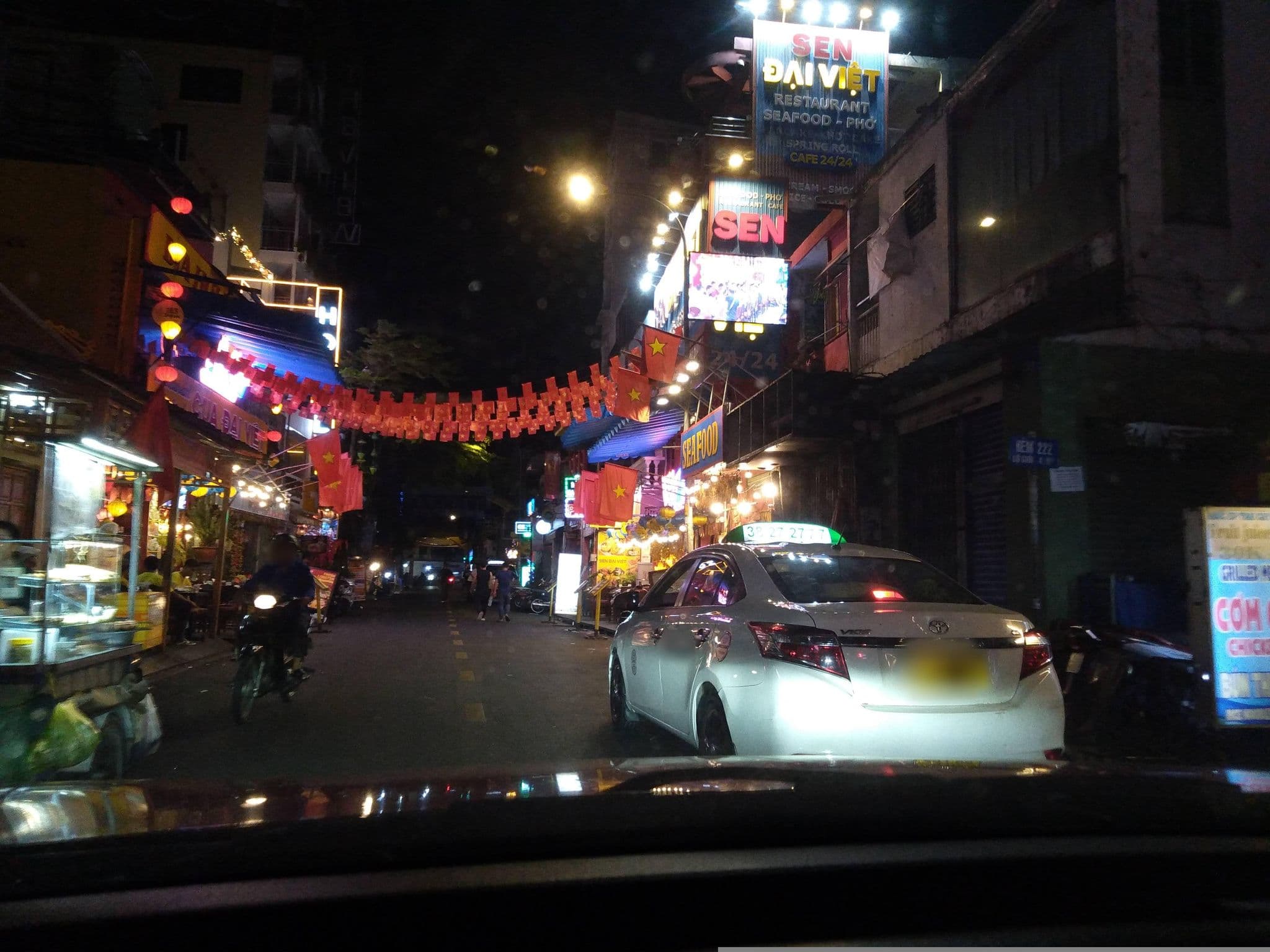 Street view near mai thao guesthouse, Quận Ba — © sg_front_1 (CC BY-SA · Mapillary)