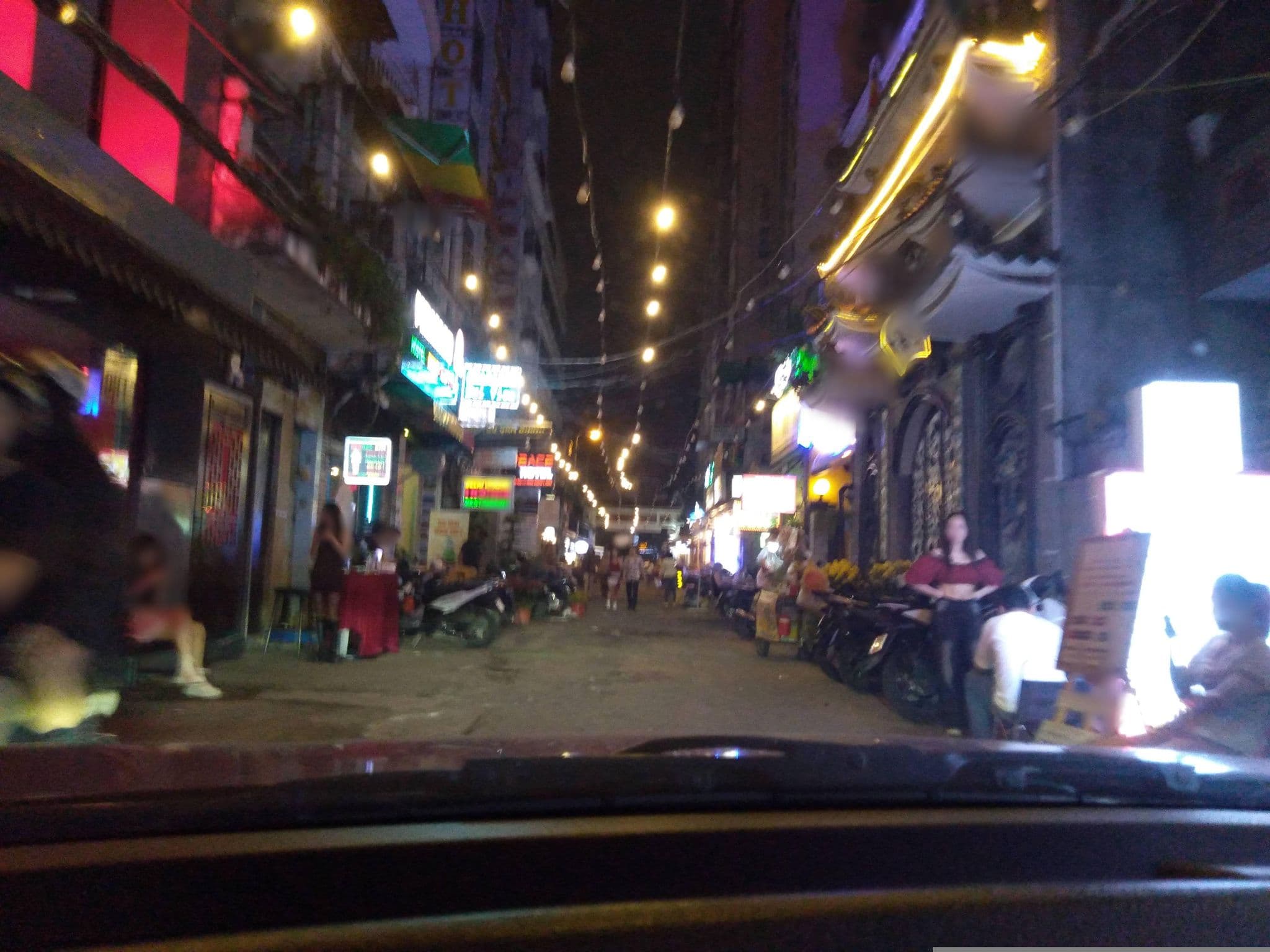 Street view near Hanhchuong, Quận Ba — © sg_front_1 (CC BY-SA · Mapillary)