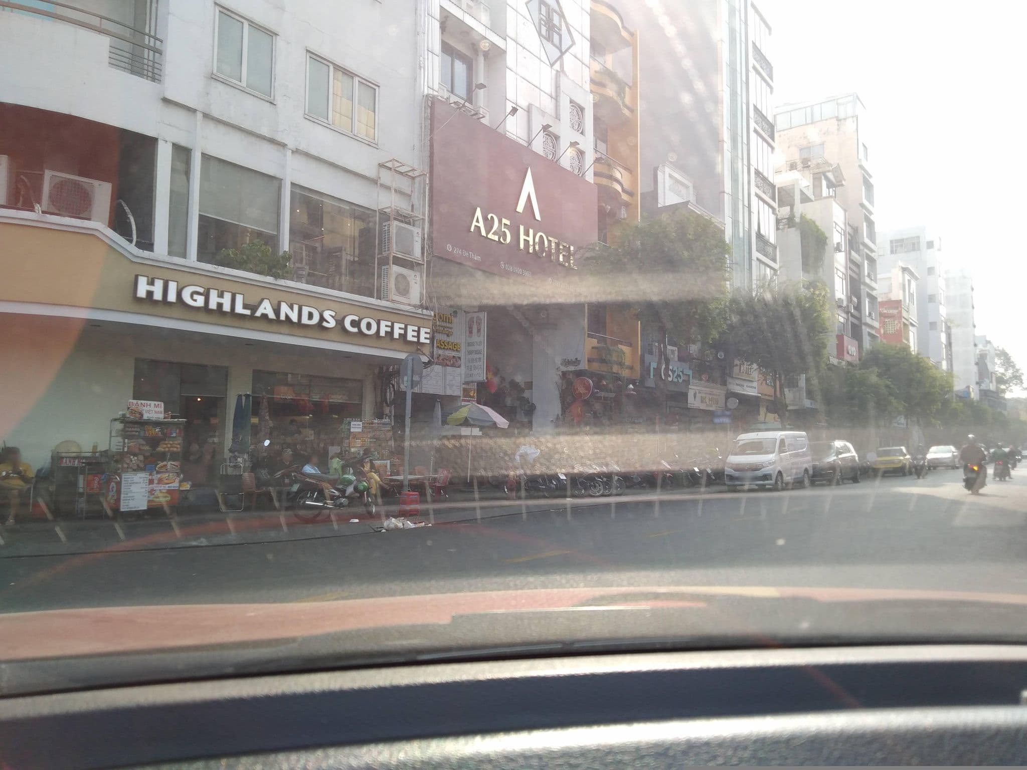 Street view near Kiko Hotel, Quận Ba — © sg_front_1 (CC BY-SA · Mapillary)