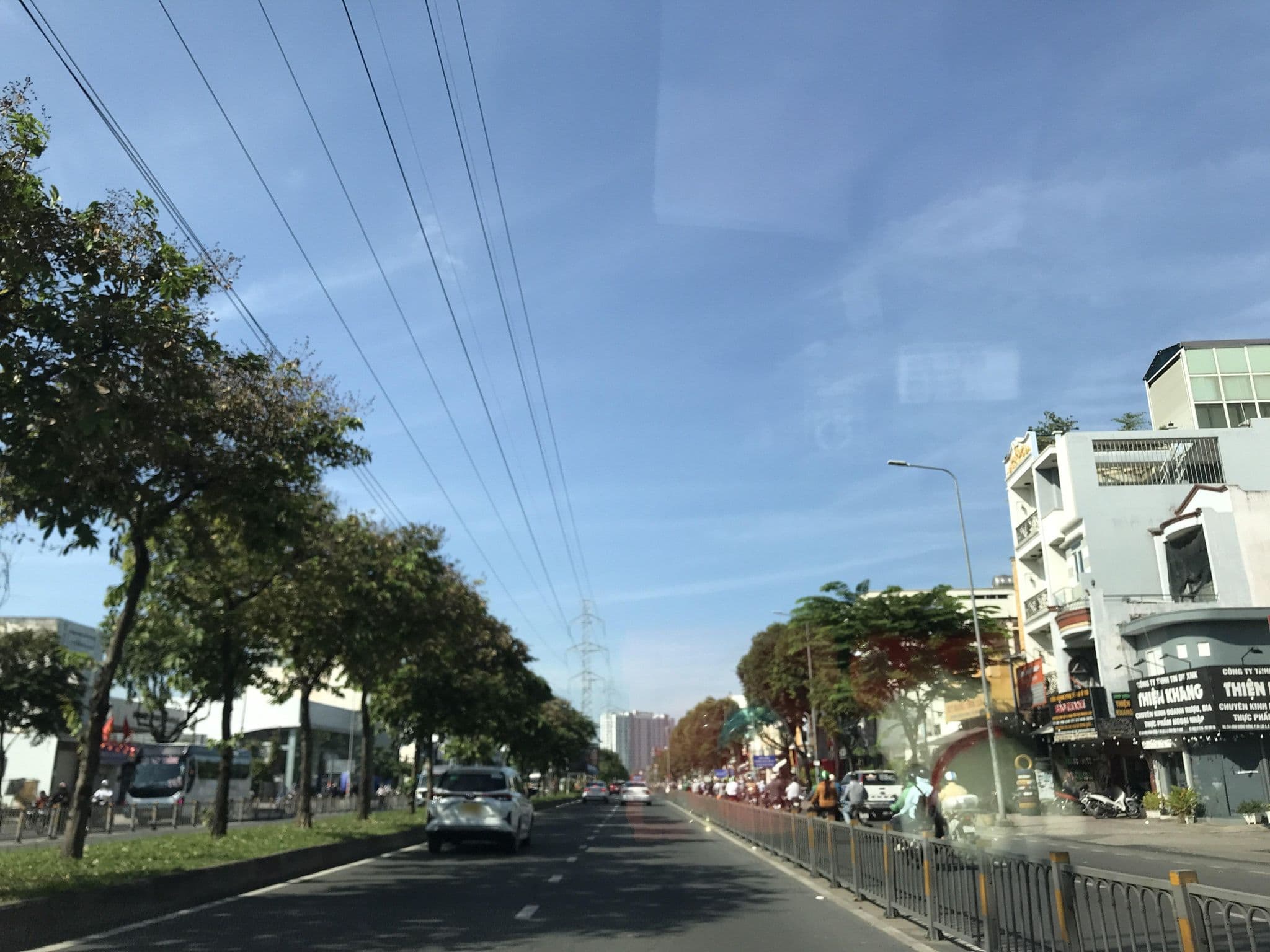Street view near Hotel Thiên Nga, Quận Sáu — © sg_front_3 (CC BY-SA · Mapillary)