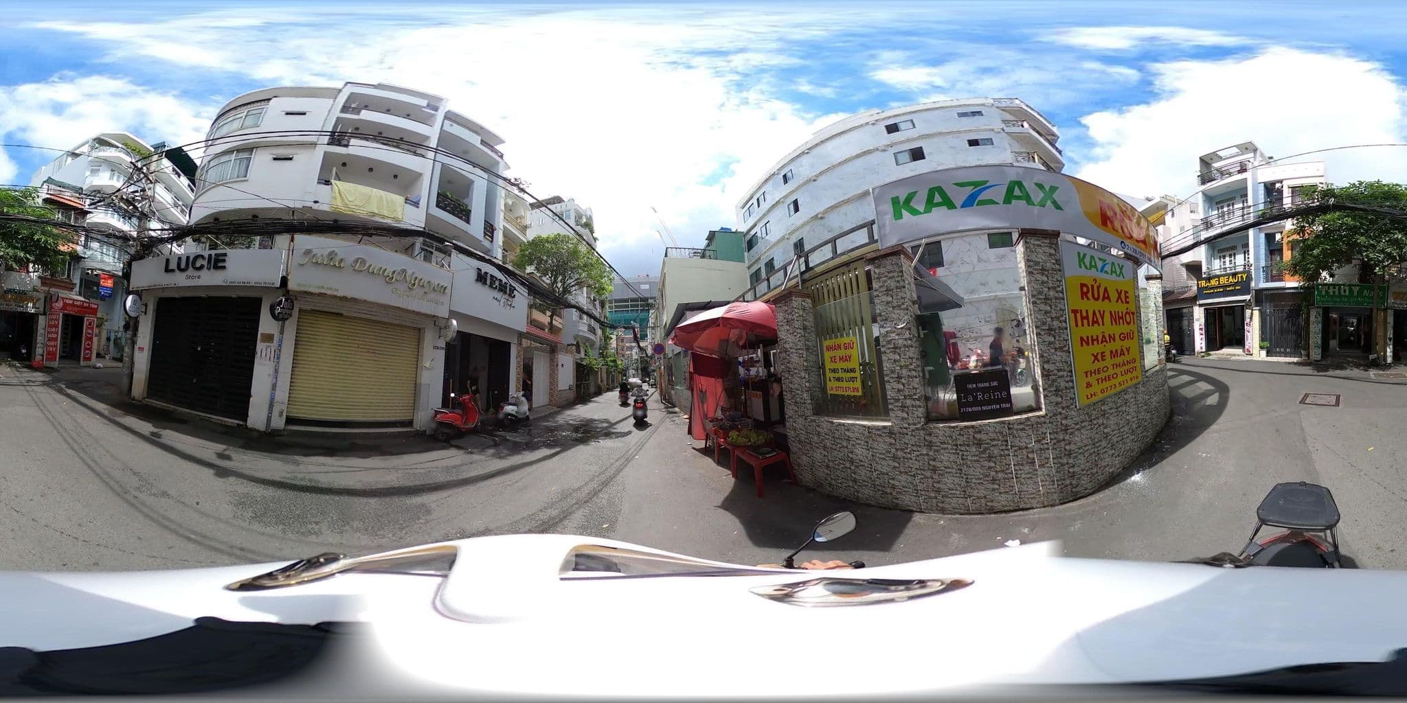 Street view near Le Fat Cats, Quận Ba — © bemaps_1pd (CC BY-SA · Mapillary)