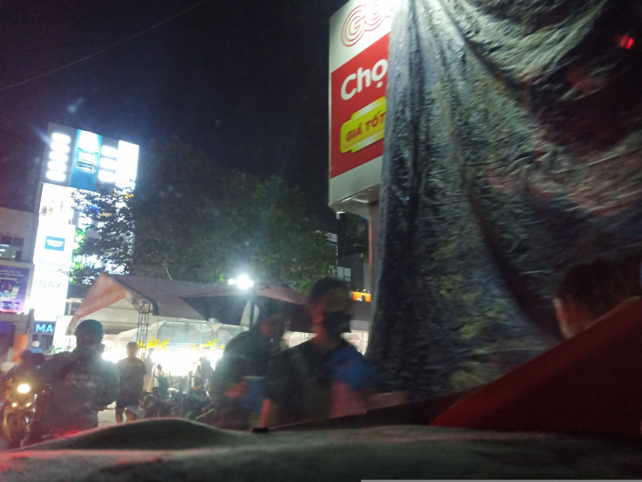 Street view near Phòng cho thuê, Quận Mười — © sg_right_1 (CC BY-SA · Mapillary)