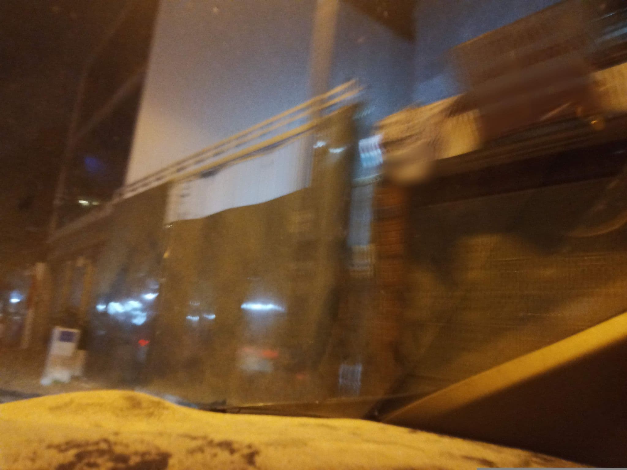 Street view near Nogias Hostel, Quận Bốn — © sg_right_1 (CC BY-SA · Mapillary)