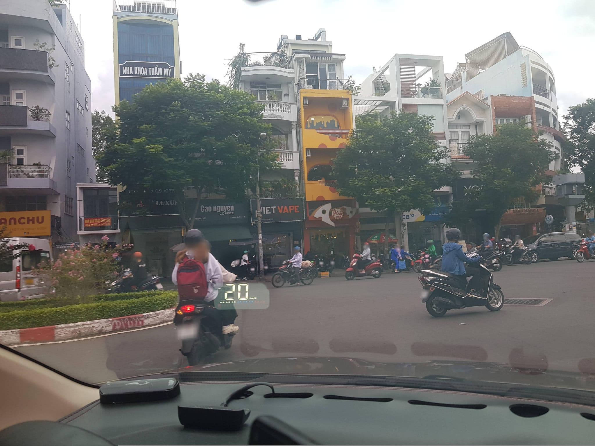 Street view near Metropole Hotel Ho Chi Minh City, Quận Ba — © bemaps1 (CC BY-SA · Mapillary)