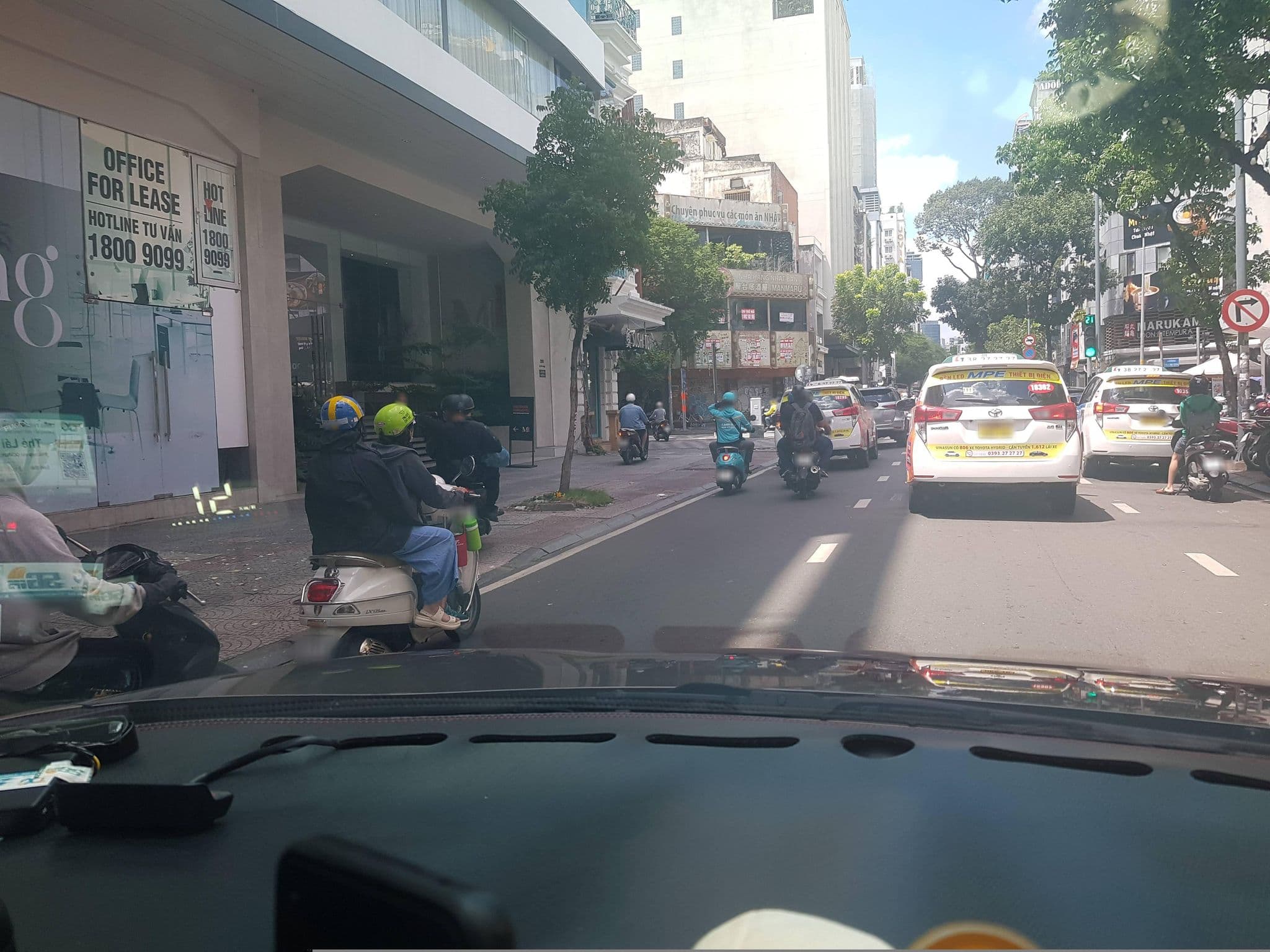 Street view near My Ngan Hotel, Quận Ba — © bemaps1 (CC BY-SA · Mapillary)