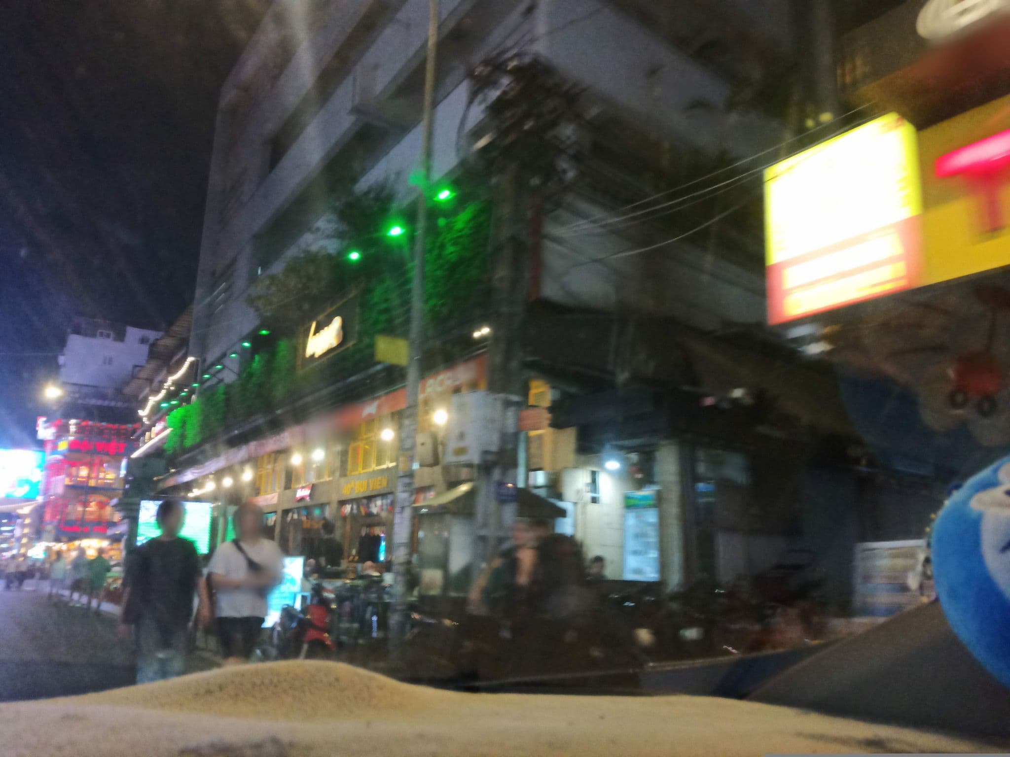 Street view near Pioneer Hotel, Quận Ba — © sg_right_1 (CC BY-SA · Mapillary)