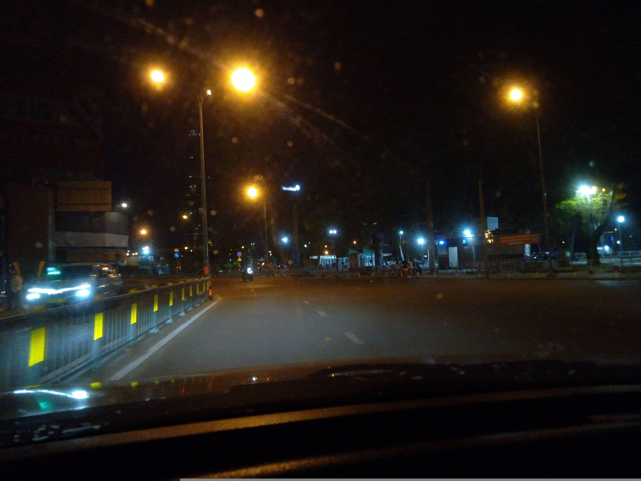 Street view near Cabana Hotel Sai Gon, Quận Bốn — © sg_front_1 (CC BY-SA · Mapillary)