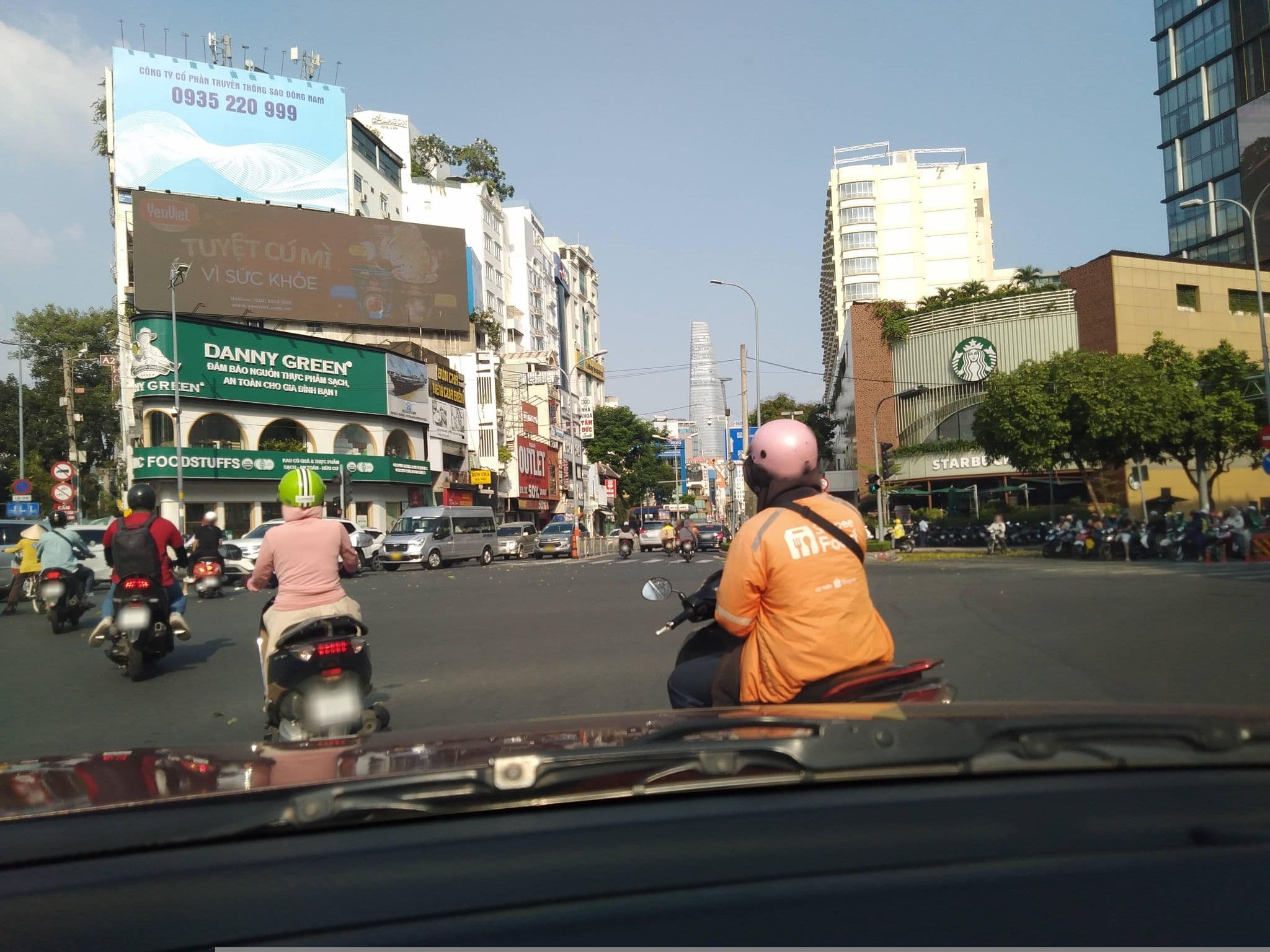 Street view near Nam Đế Hotel, Quận Ba — © sg_front_1 (CC BY-SA · Mapillary)