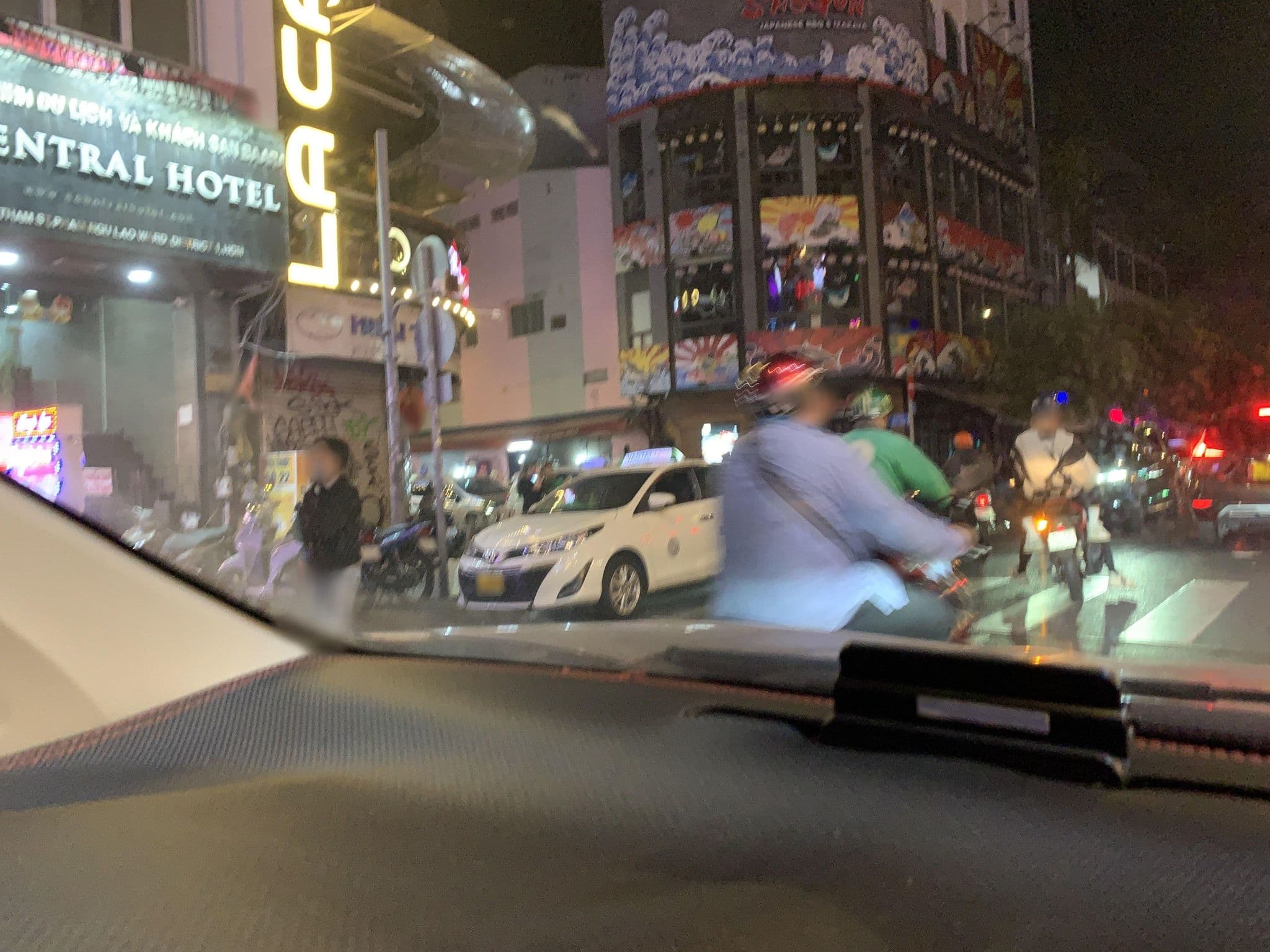 Street view near Beautiful Saigon I Hotel, Quận Ba — © sg_left_1 (CC BY-SA · Mapillary)