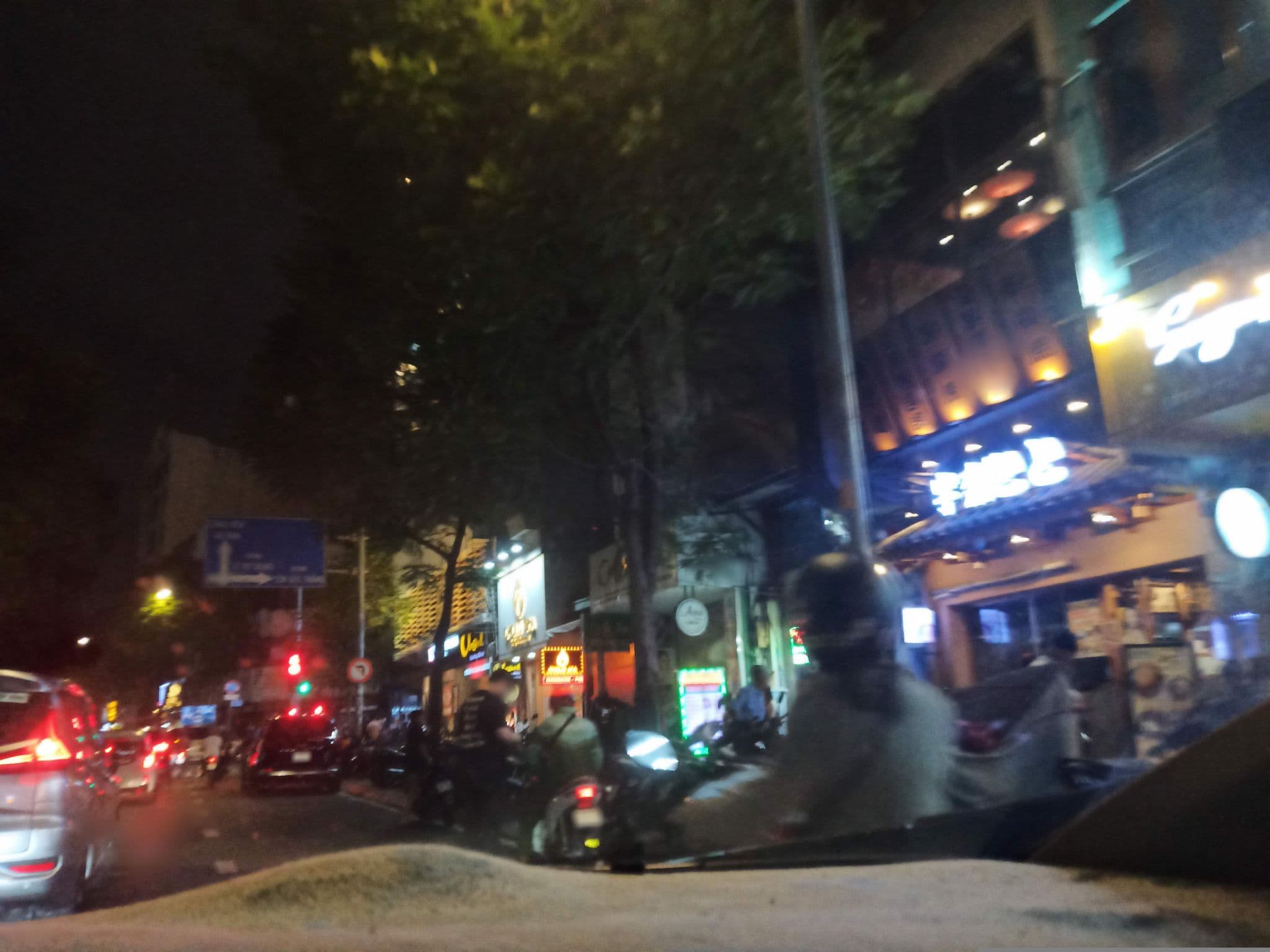Street view near Platinum Hotel, Quận Ba — © sg_right_1 (CC BY-SA · Mapillary)