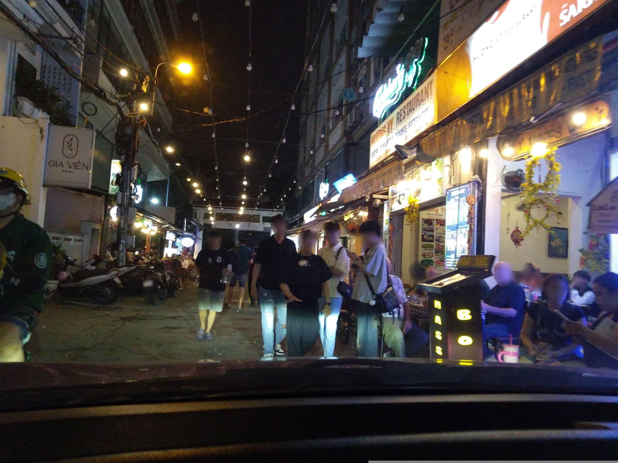 Street view near Hoa Loc Hotel, Quận Ba — © sg_front_1 (CC BY-SA · Mapillary)