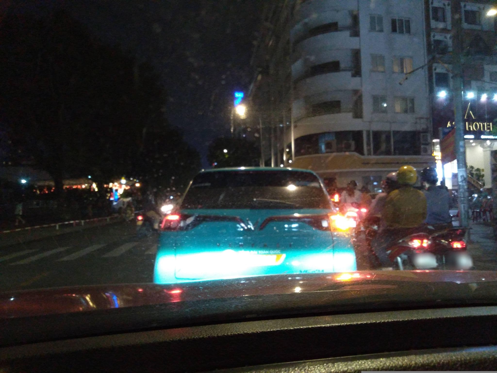 Street view near Diamond Suite Parkview hotel, Quận Ba — © sg_front_1 (CC BY-SA · Mapillary)