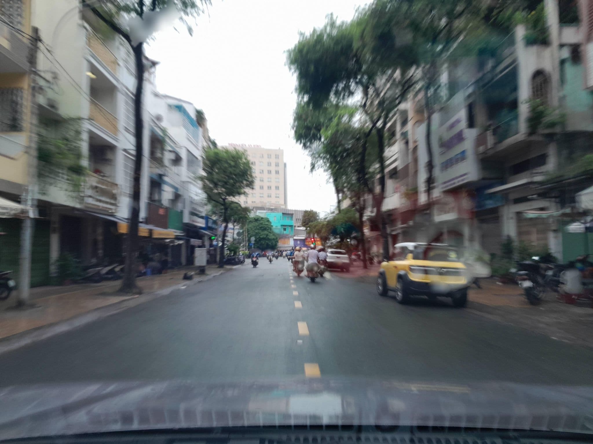 Street view near Cầu Vồng Hospital, Quận Năm — © sg_front_3 (CC BY-SA · Mapillary)
