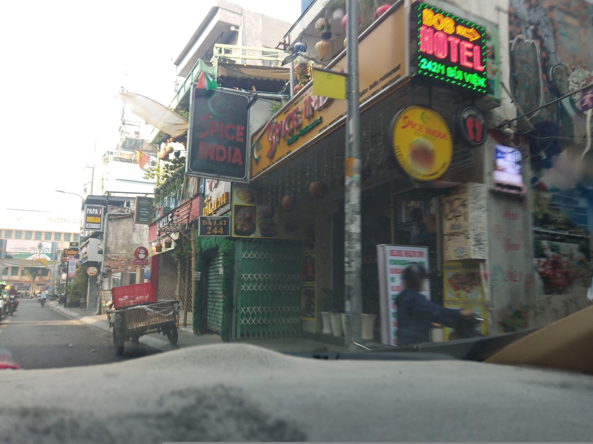 Street view near The 90s Hostel, Quận Ba — © sg_right_1 (CC BY-SA · Mapillary)