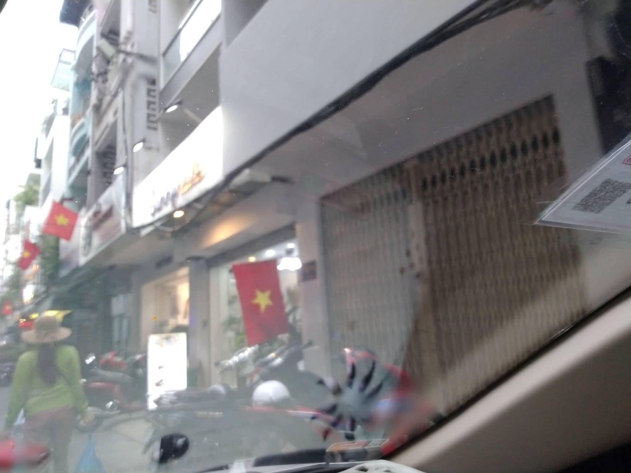 Street view near Executive Floor New World Saigon Hotel, Quận Bốn — © sg_right_2 (CC BY-SA · Mapillary)