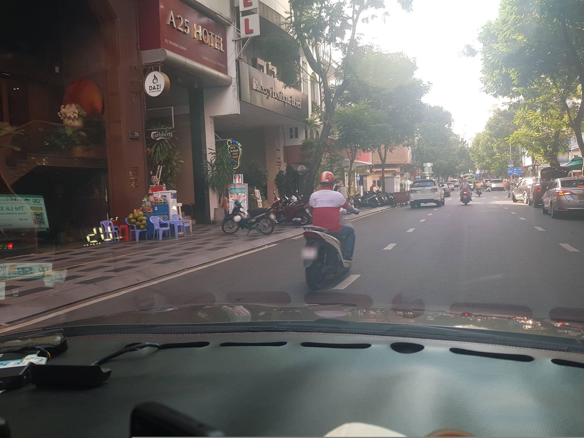 Street view near Thanh Le Hotel, Quận Bốn — © bemaps1 (CC BY-SA · Mapillary)