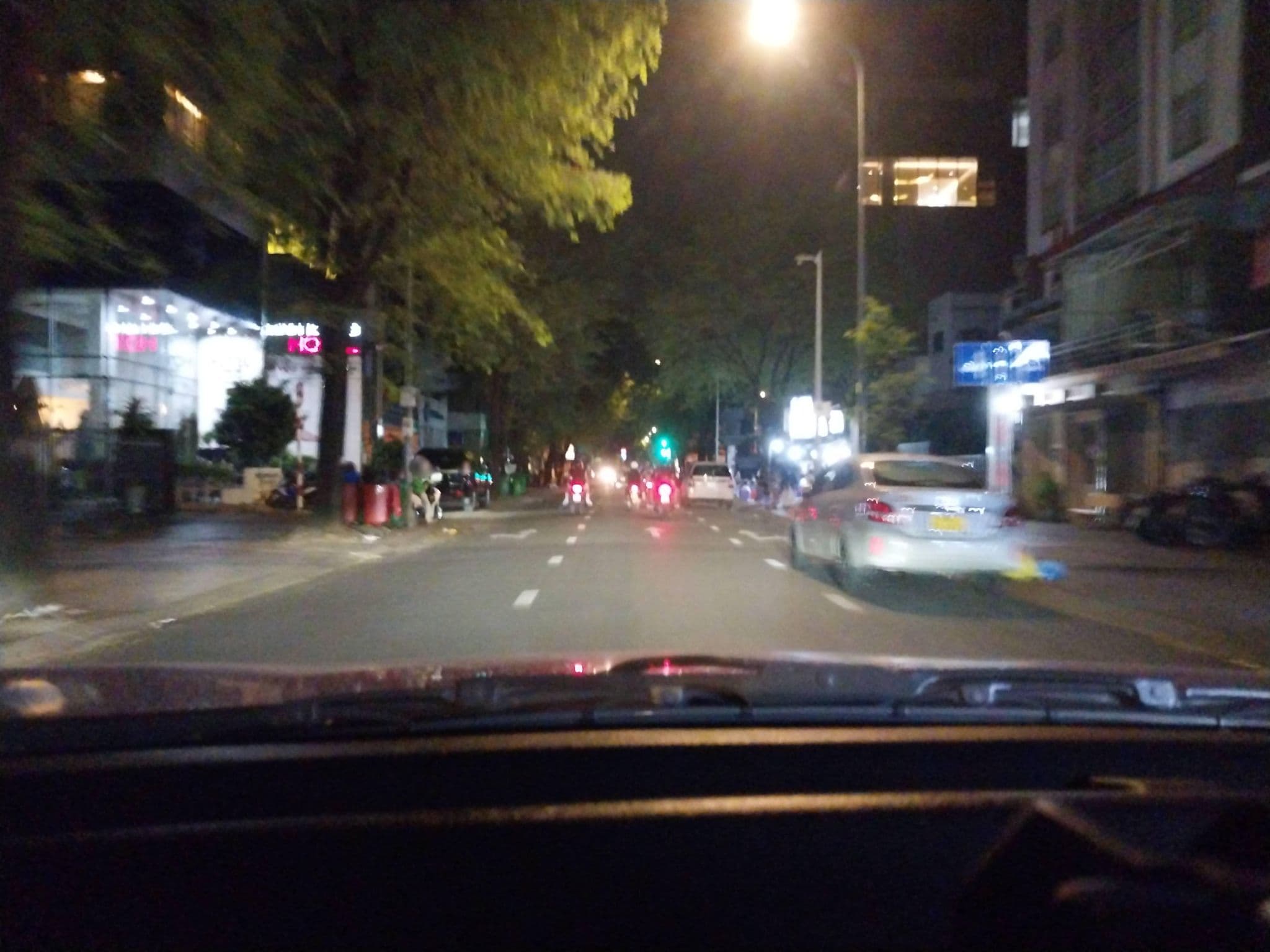 Street view near Minh Khang Hotel, Quận Ba — © sg_front_1 (CC BY-SA · Mapillary)