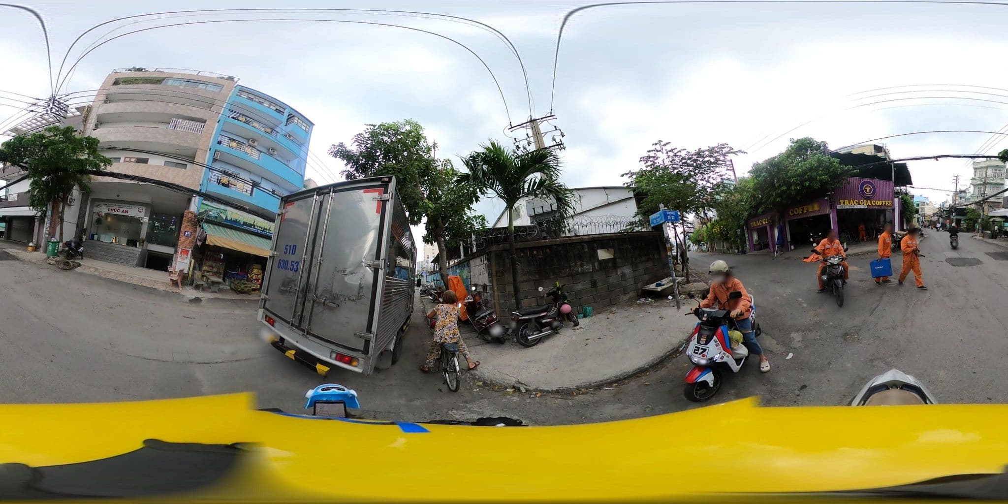 Street view near Lô G, cc Phan Xích Long, Quận Mười — © bemaps3_sg (CC BY-SA · Mapillary)