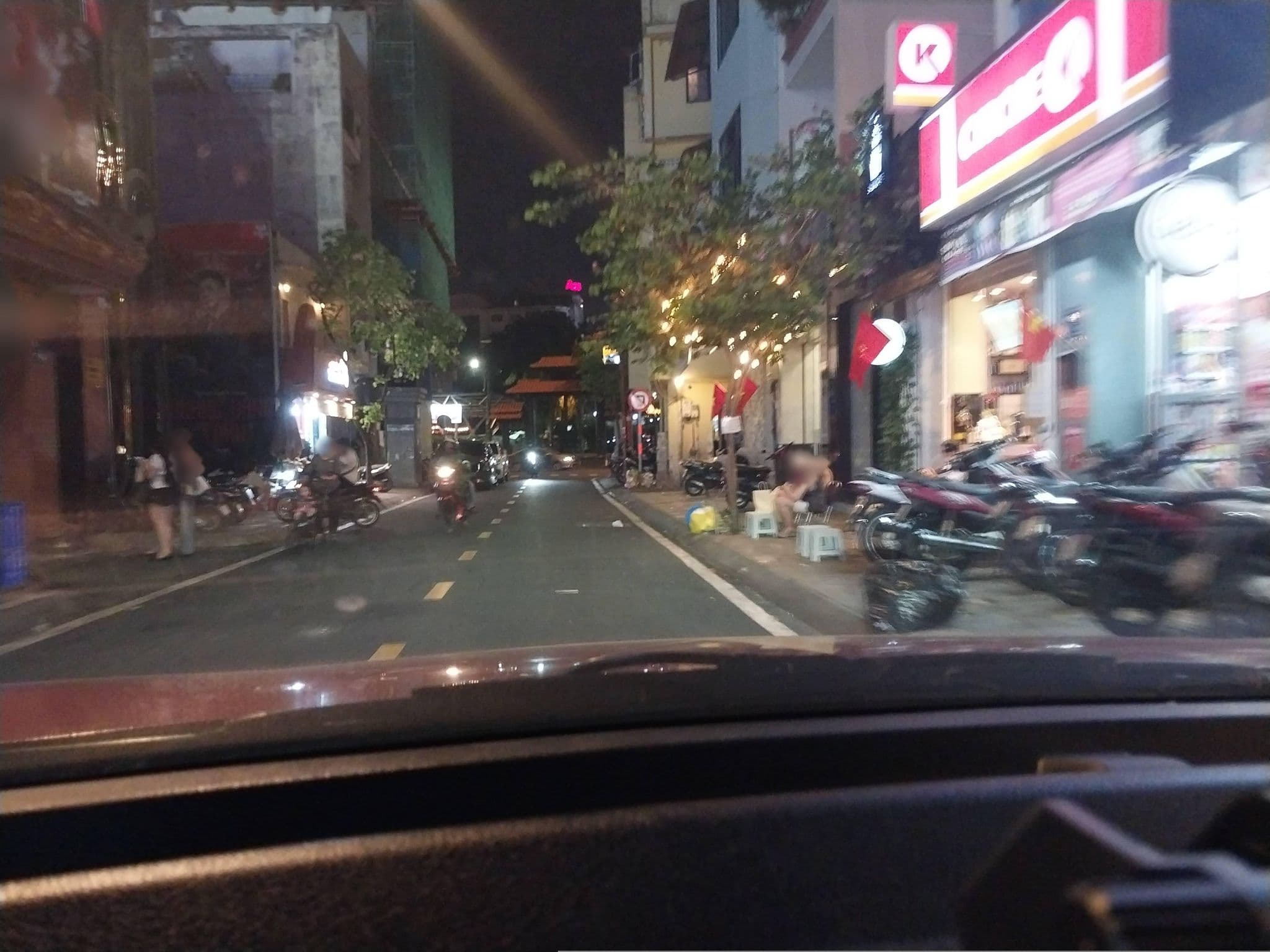 Street view near LaLuna Saigon, Quận Ba — © sg_front_1 (CC BY-SA · Mapillary)