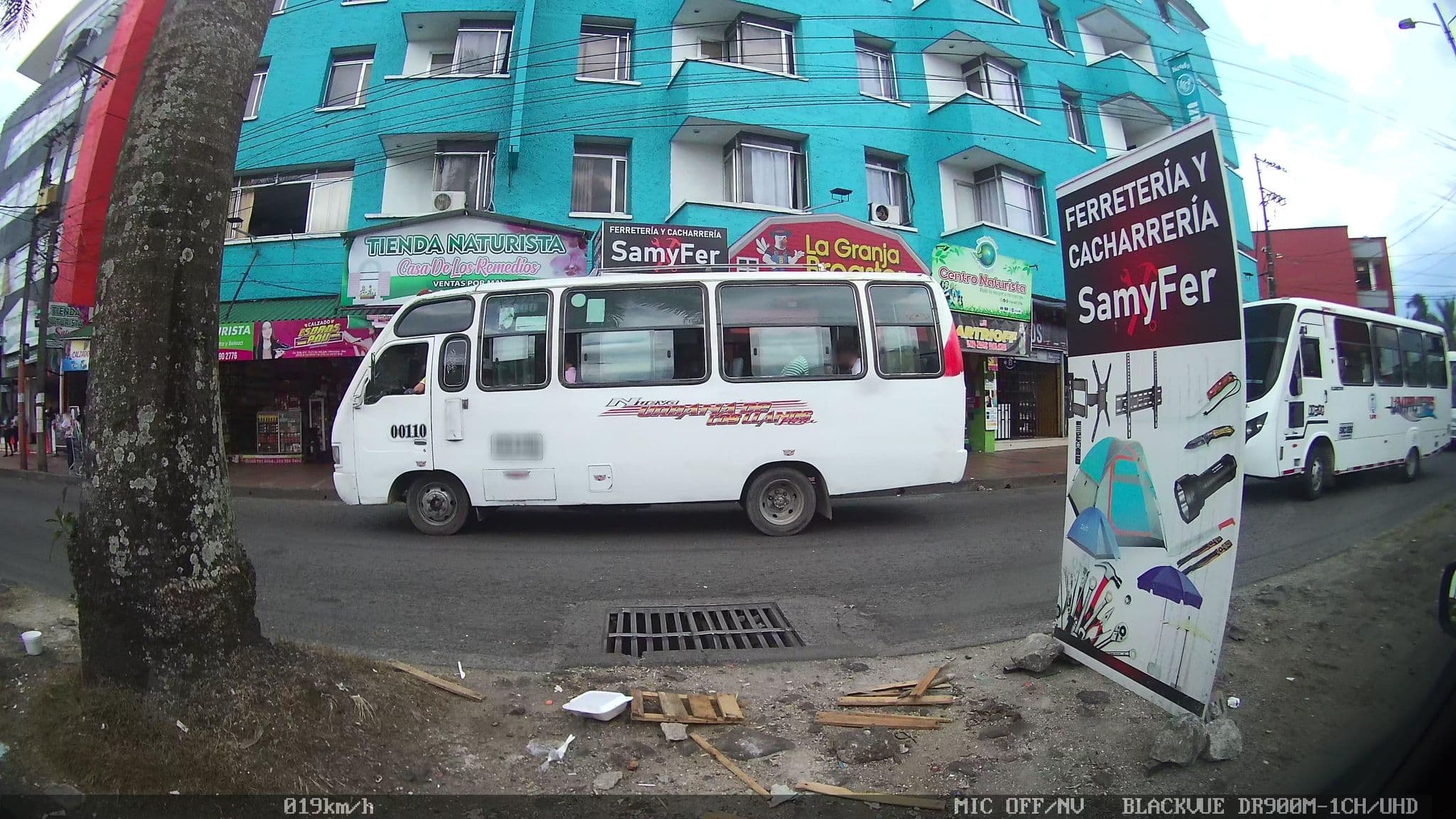 Street view near Hotel Gavan, Villavicencio — © kaart_4 (CC BY-SA · Mapillary)