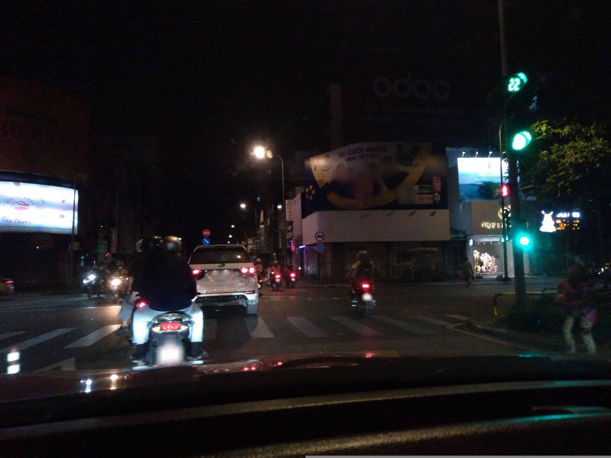 Street view near Lien Phuong Hotel, Quận Ba — © sg_front_1 (CC BY-SA · Mapillary)