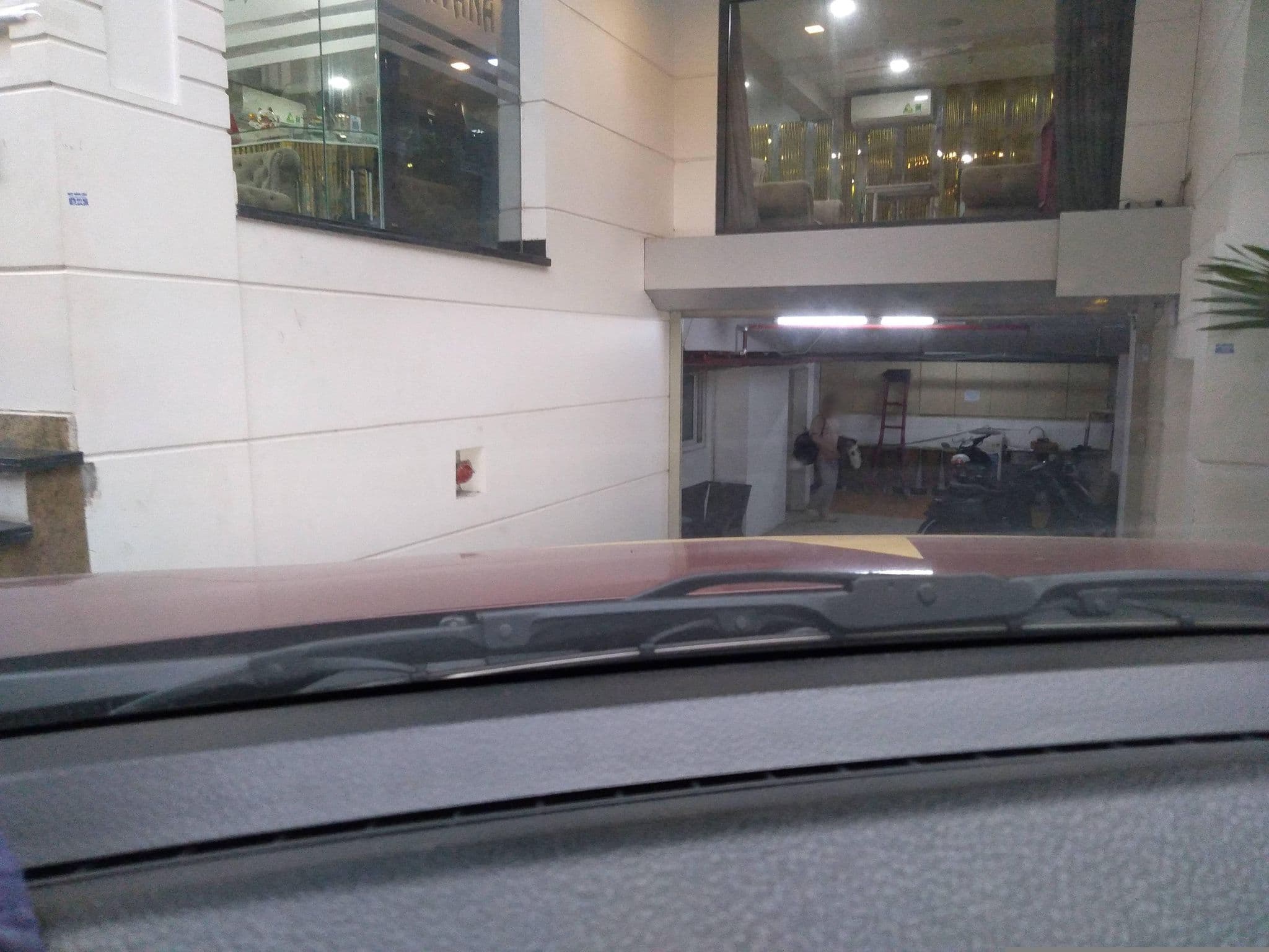 Street view near Golden View Hotel, Tân Bình — © sg_front_1 (CC BY-SA · Mapillary)